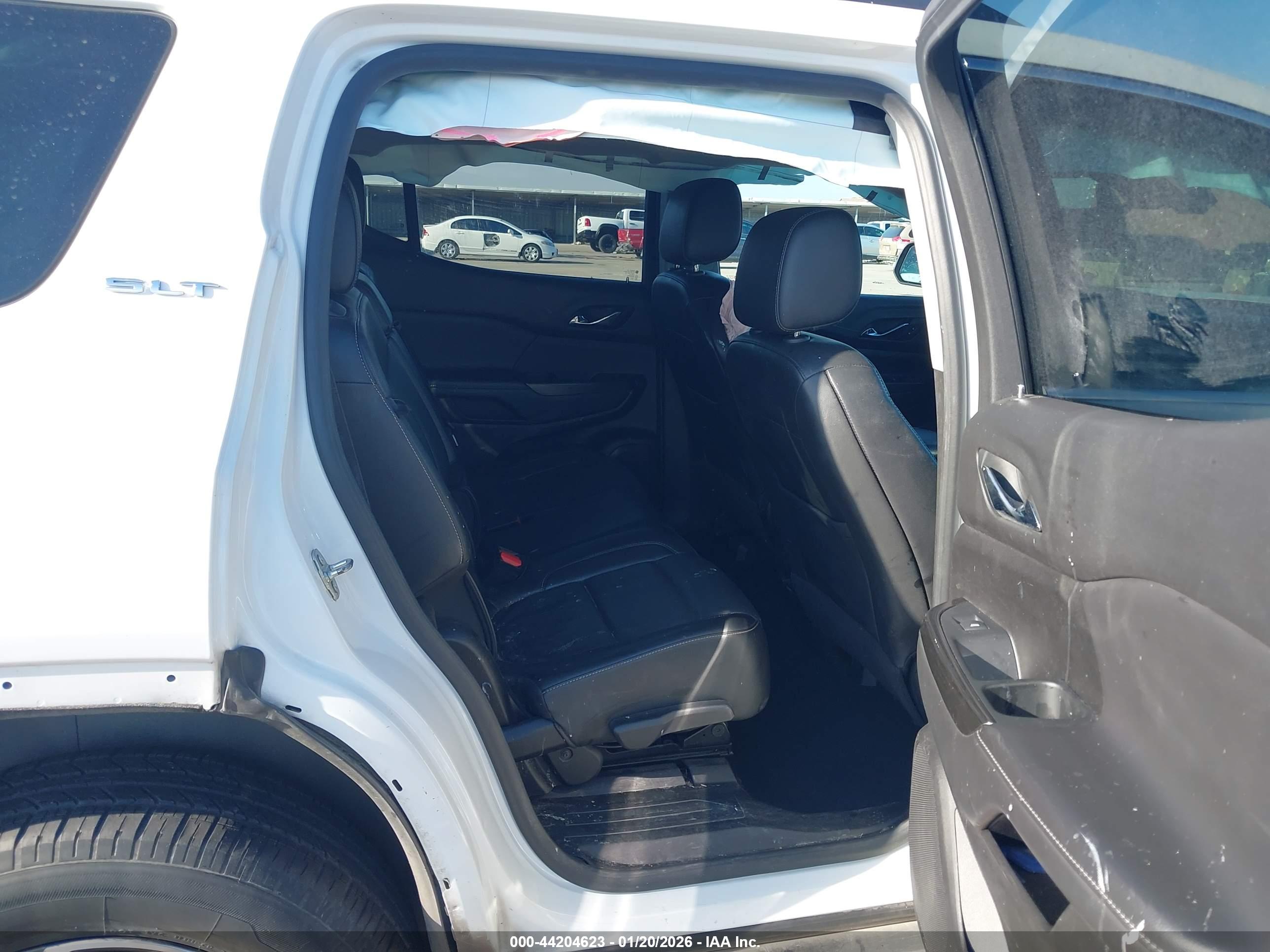 GMC ACADIA image 8