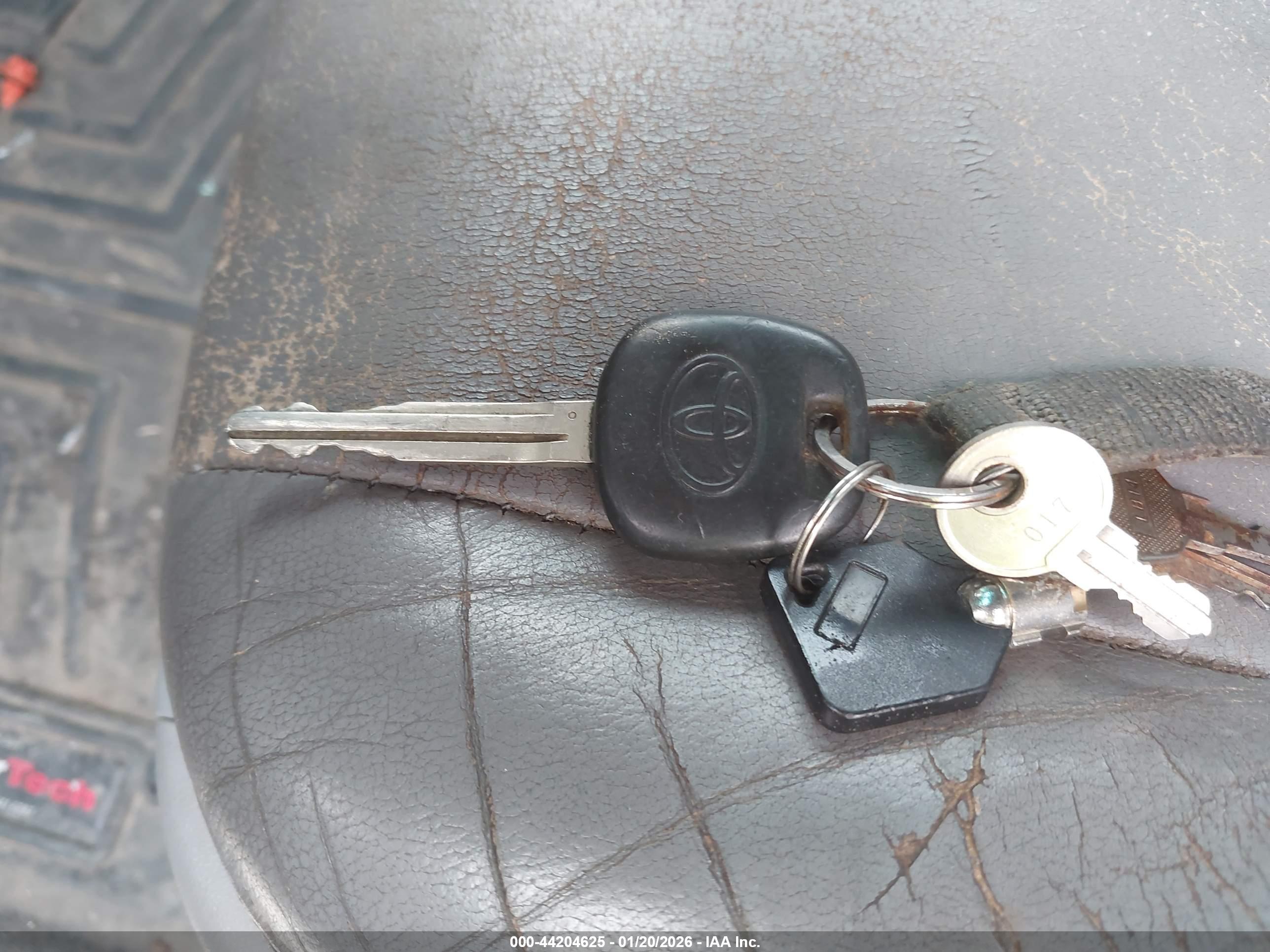 TOYOTA 4RUNNER image 11