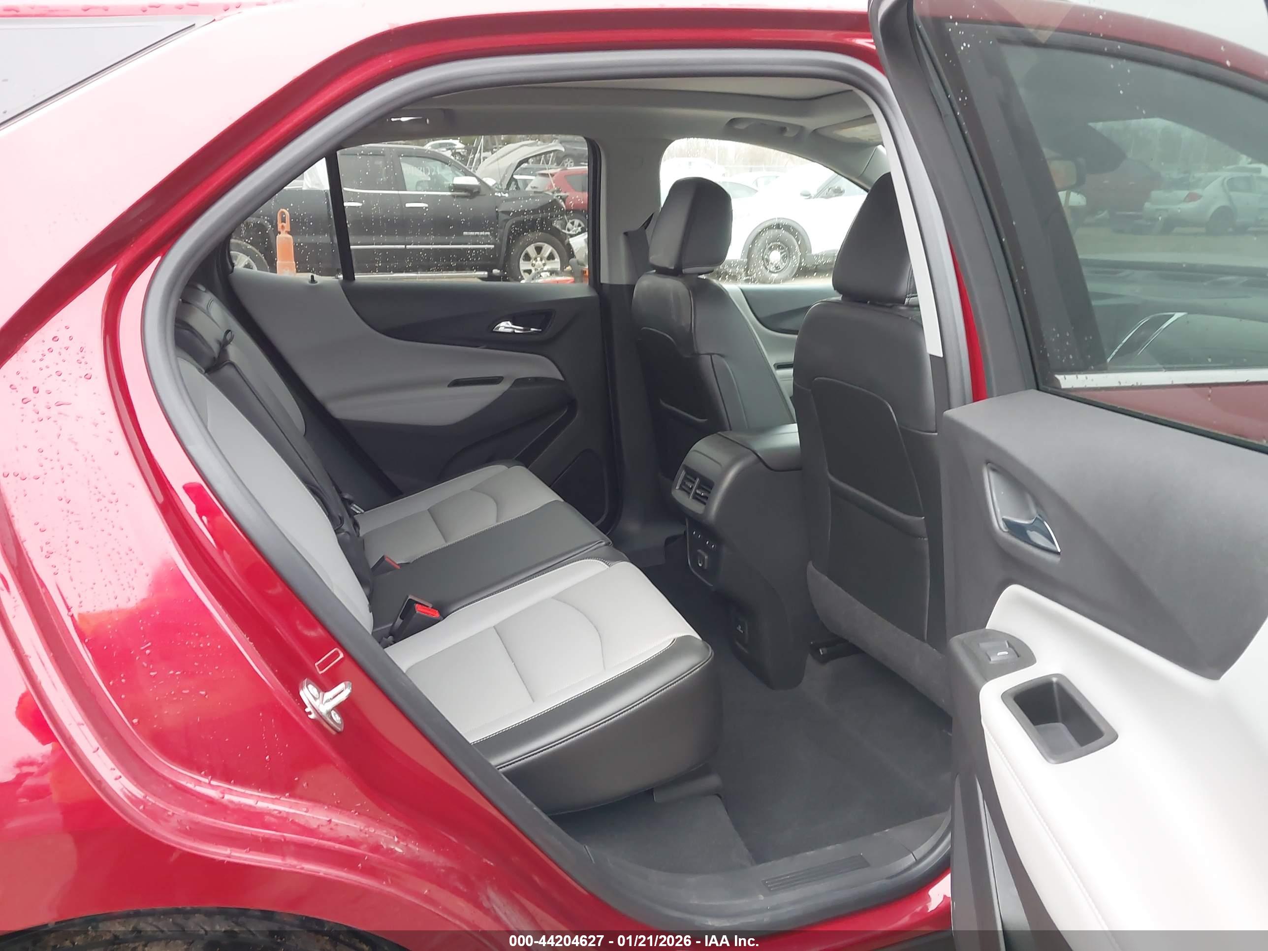 CHEVROLET EQUINOX image 8
