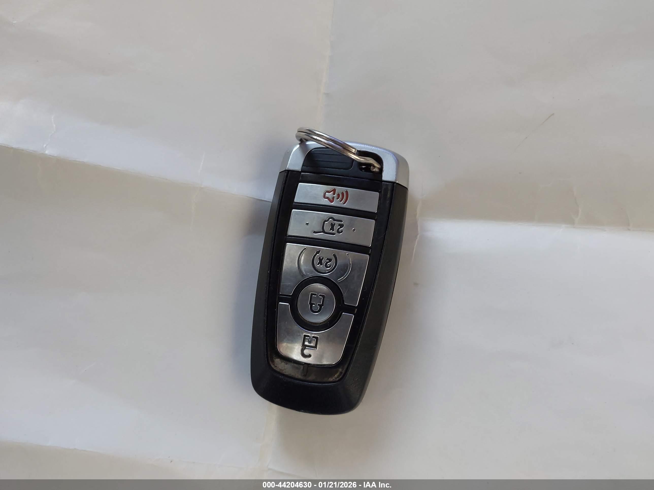 FORD FUSION image 11