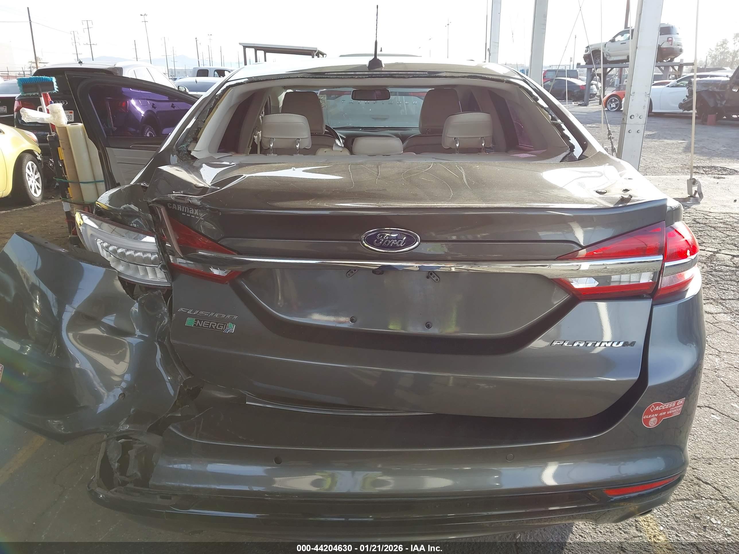 FORD FUSION image 6