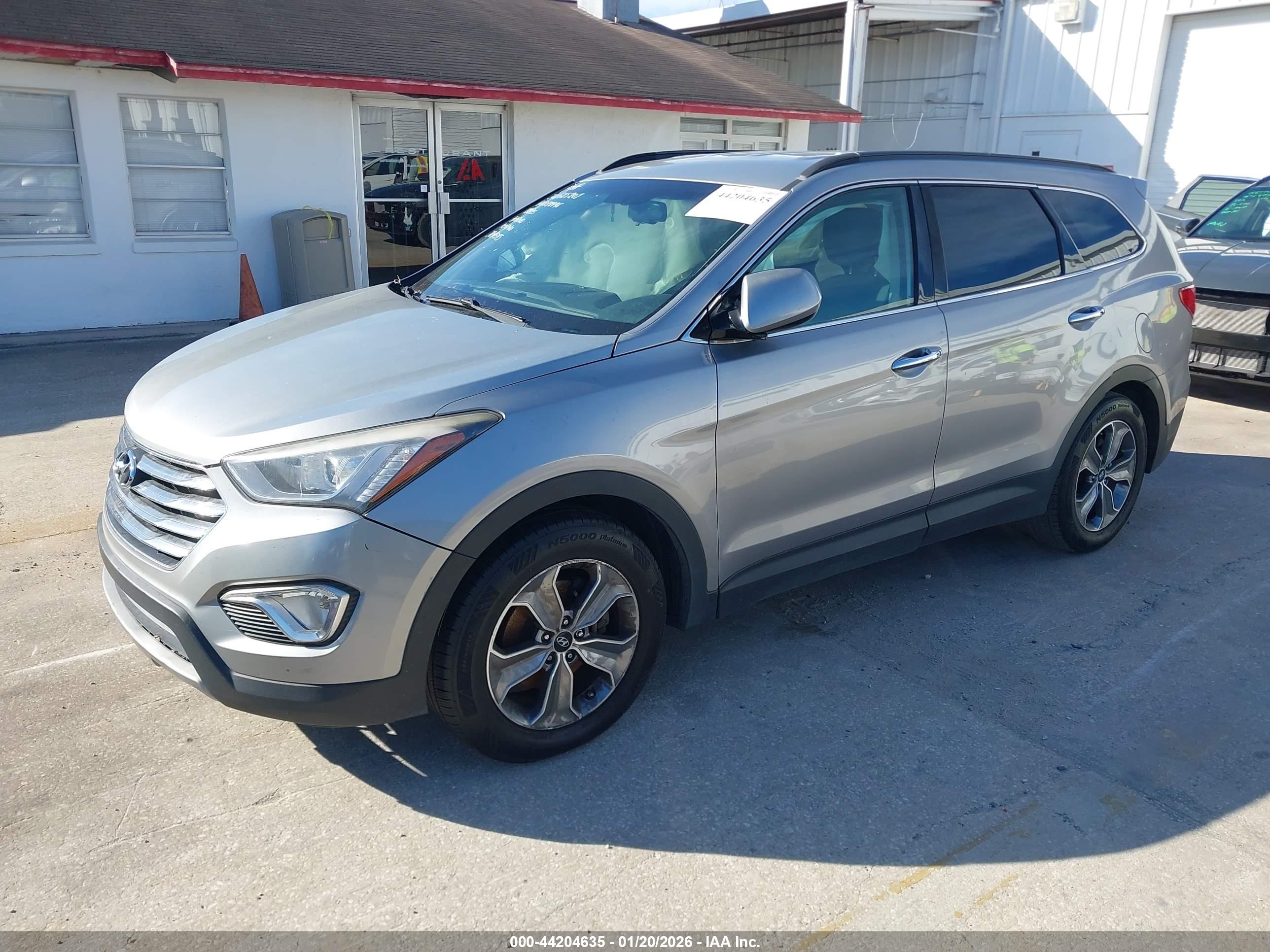 HYUNDAI SANTA image 2