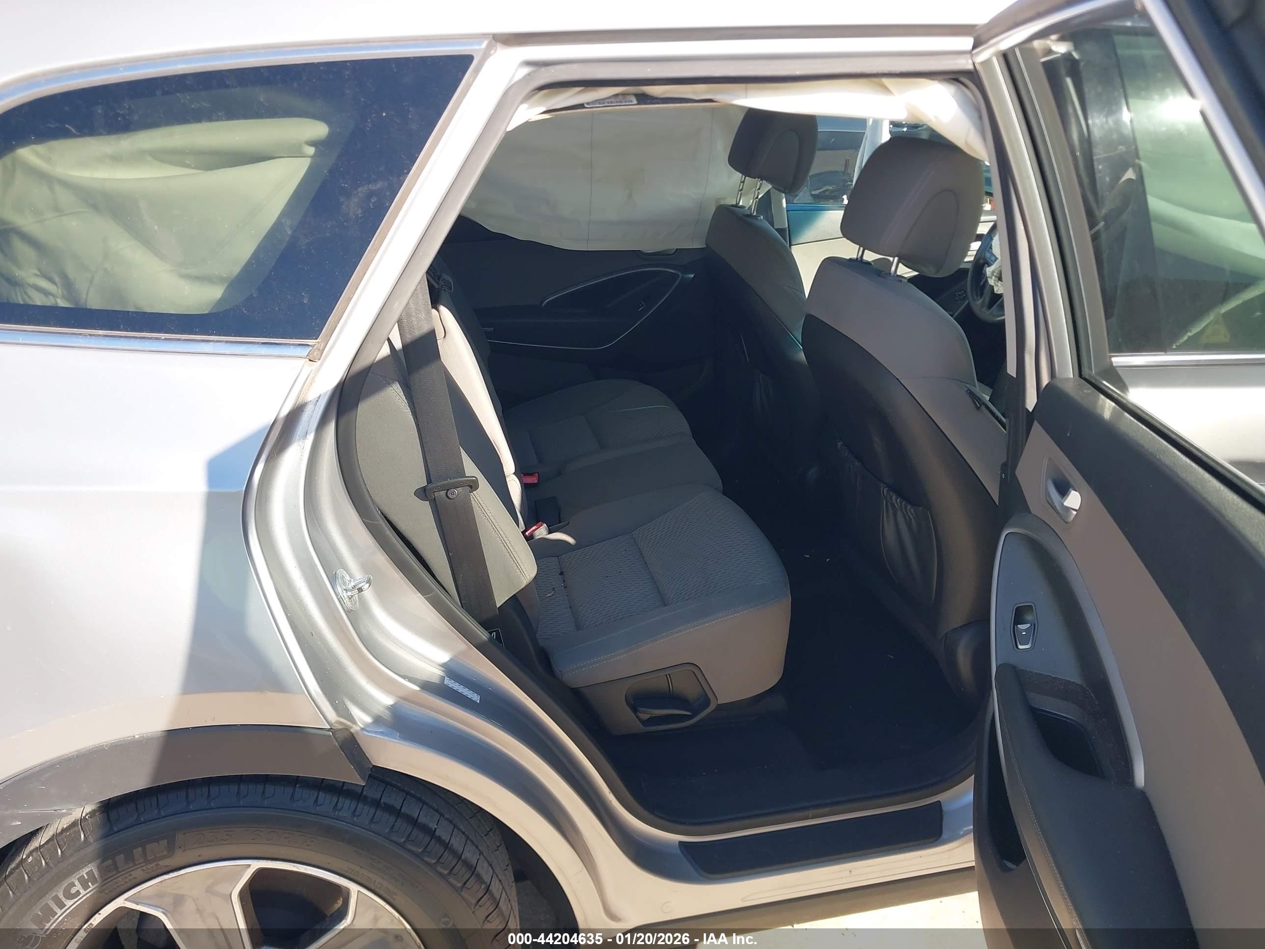 HYUNDAI SANTA image 8
