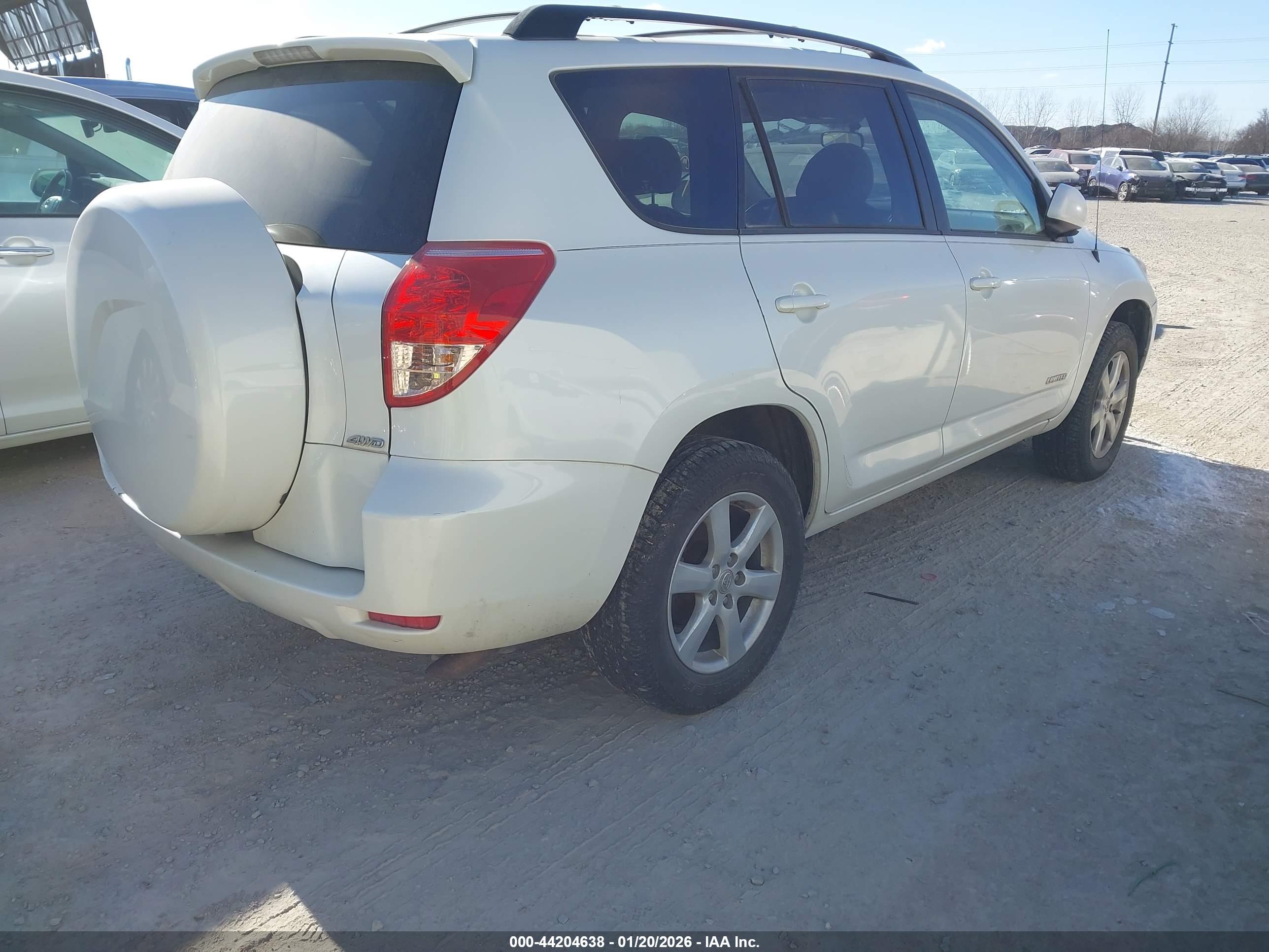 TOYOTA RAV4 image 4