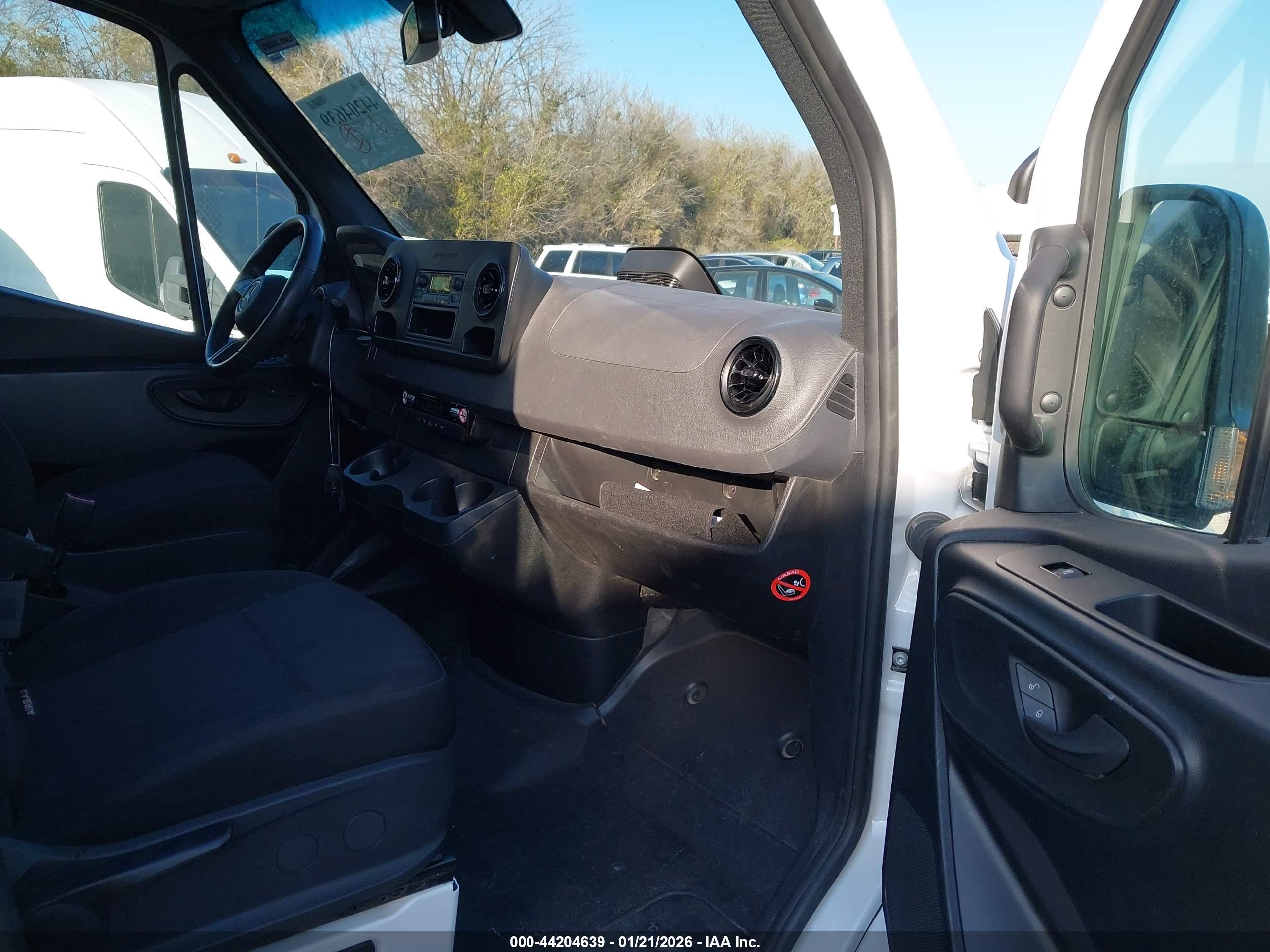 MERCEDES-BENZ SPRINTER image 5