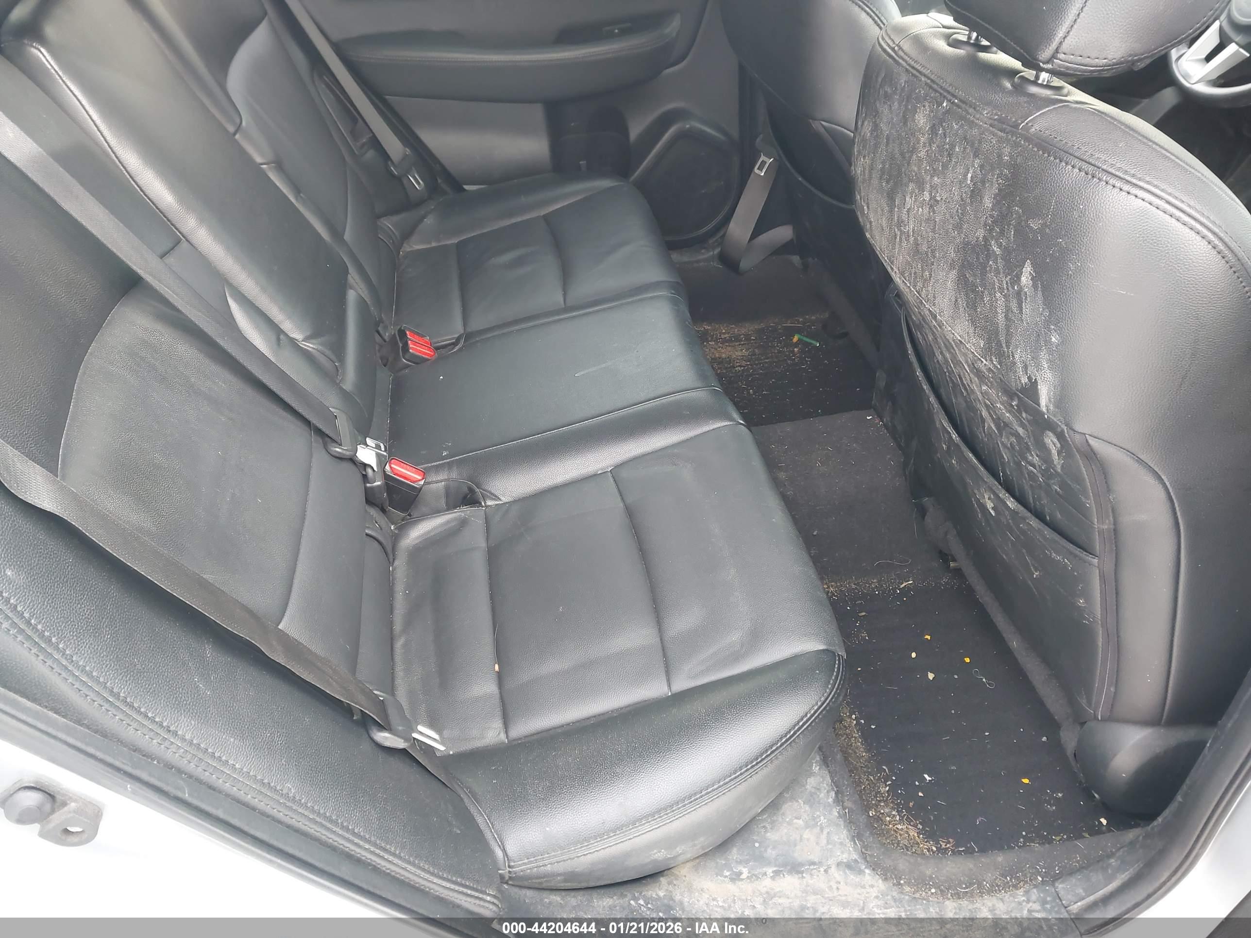 SUBARU OUTBACK image 8