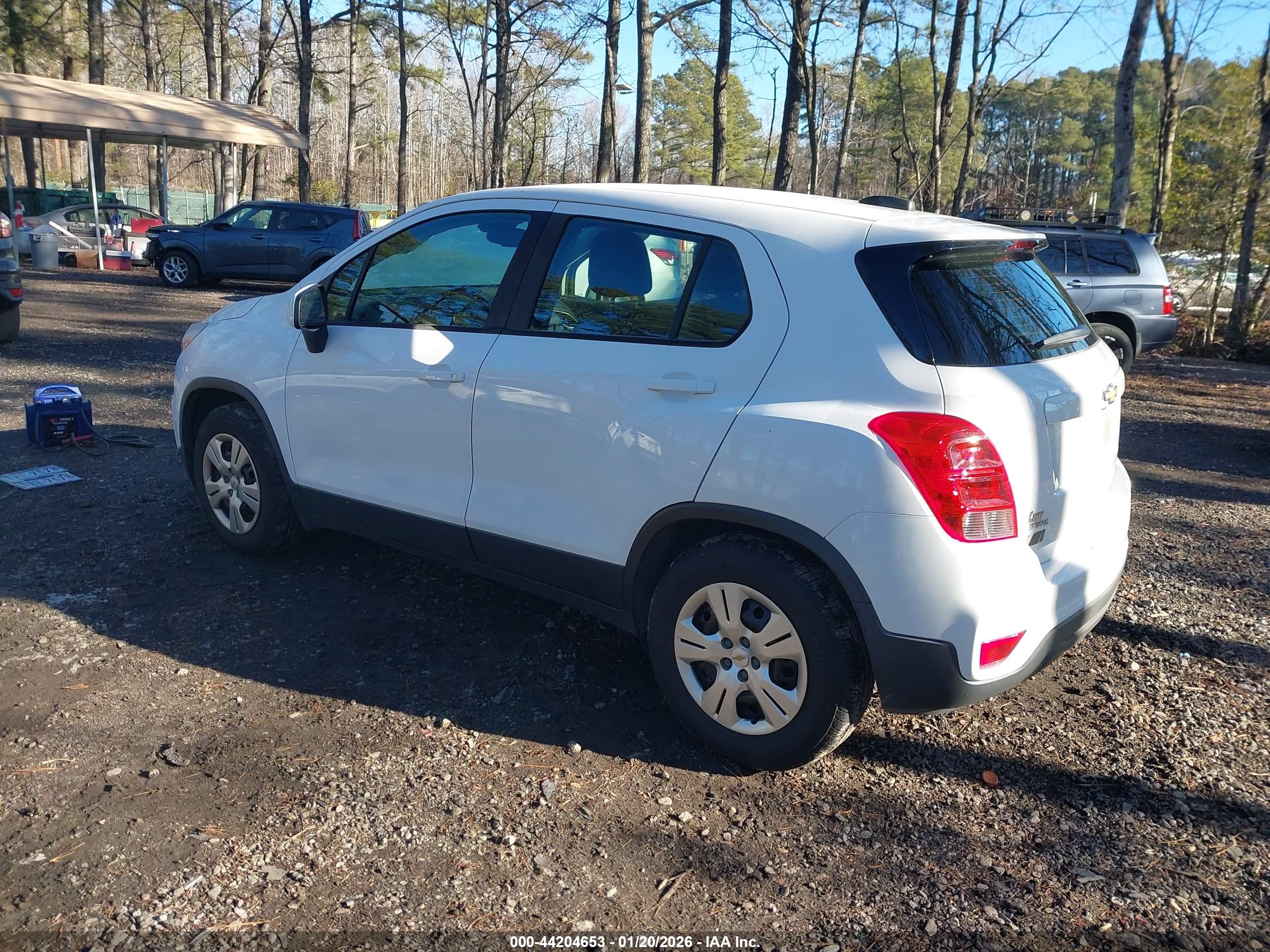 CHEVROLET TRAX image 3