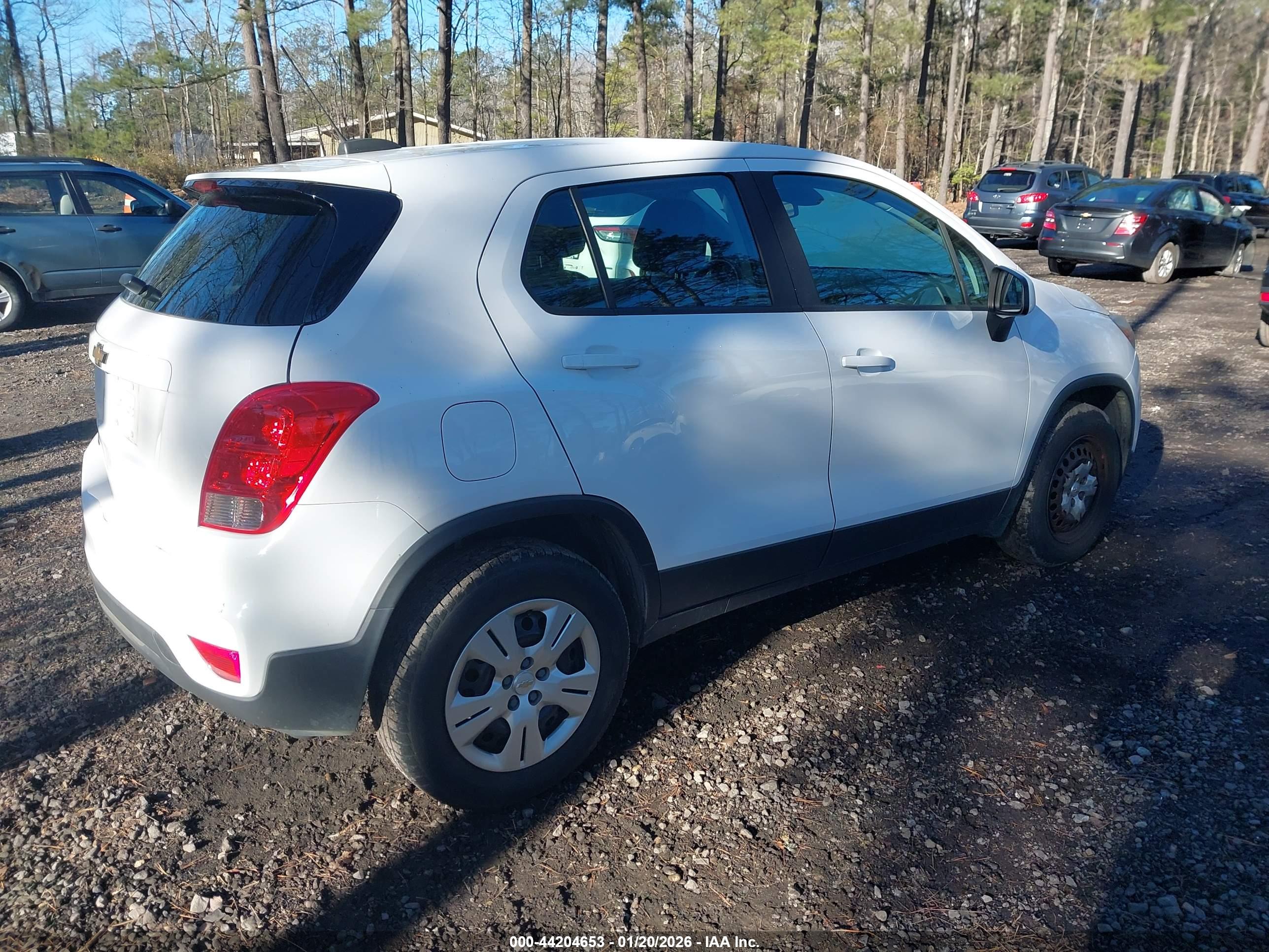 CHEVROLET TRAX image 4