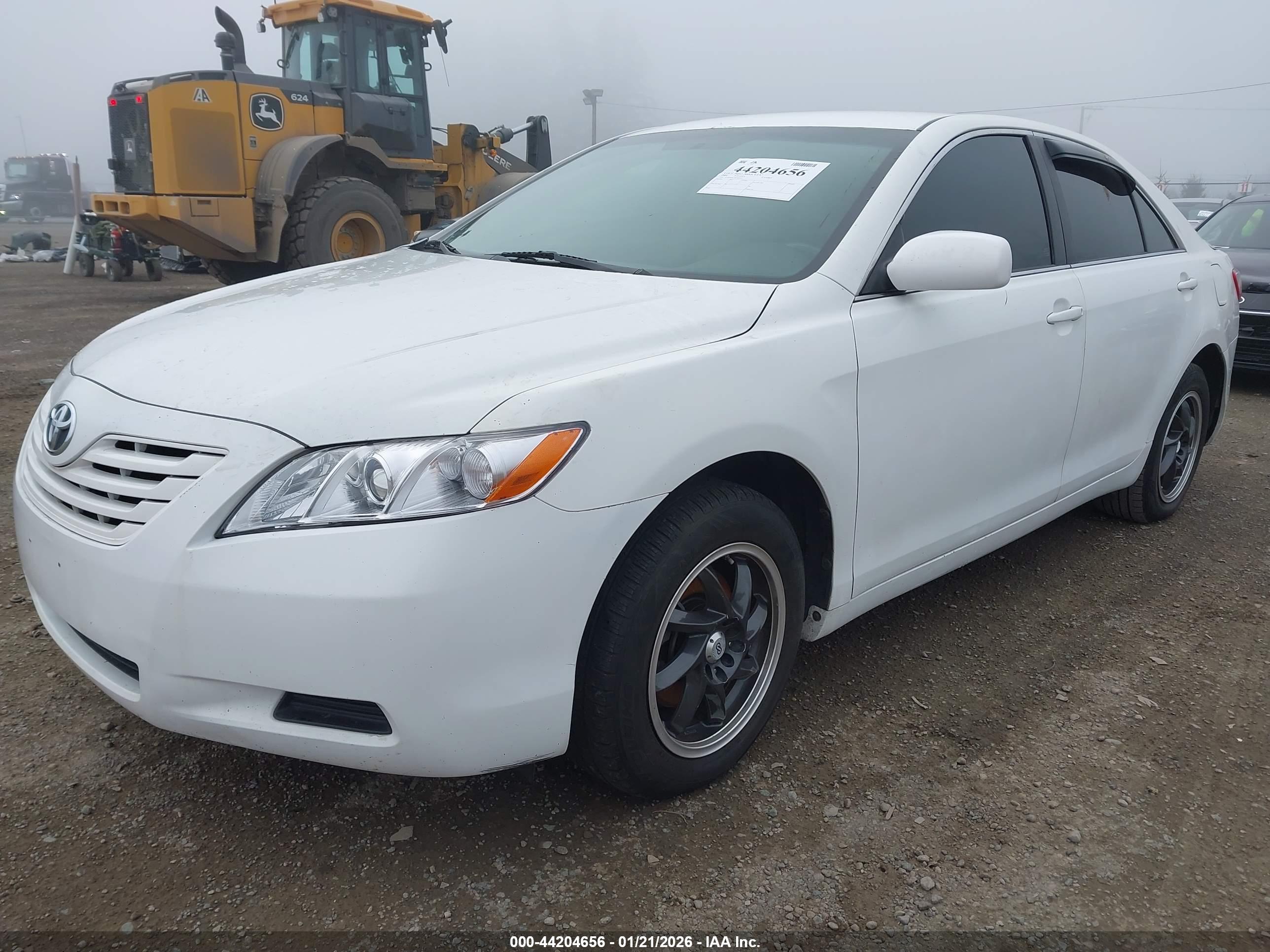 TOYOTA CAMRY image 2