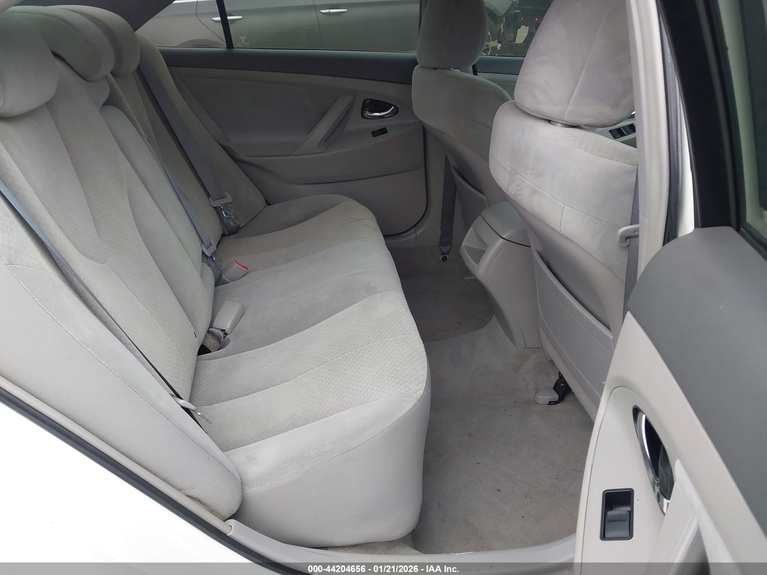 TOYOTA CAMRY image 8
