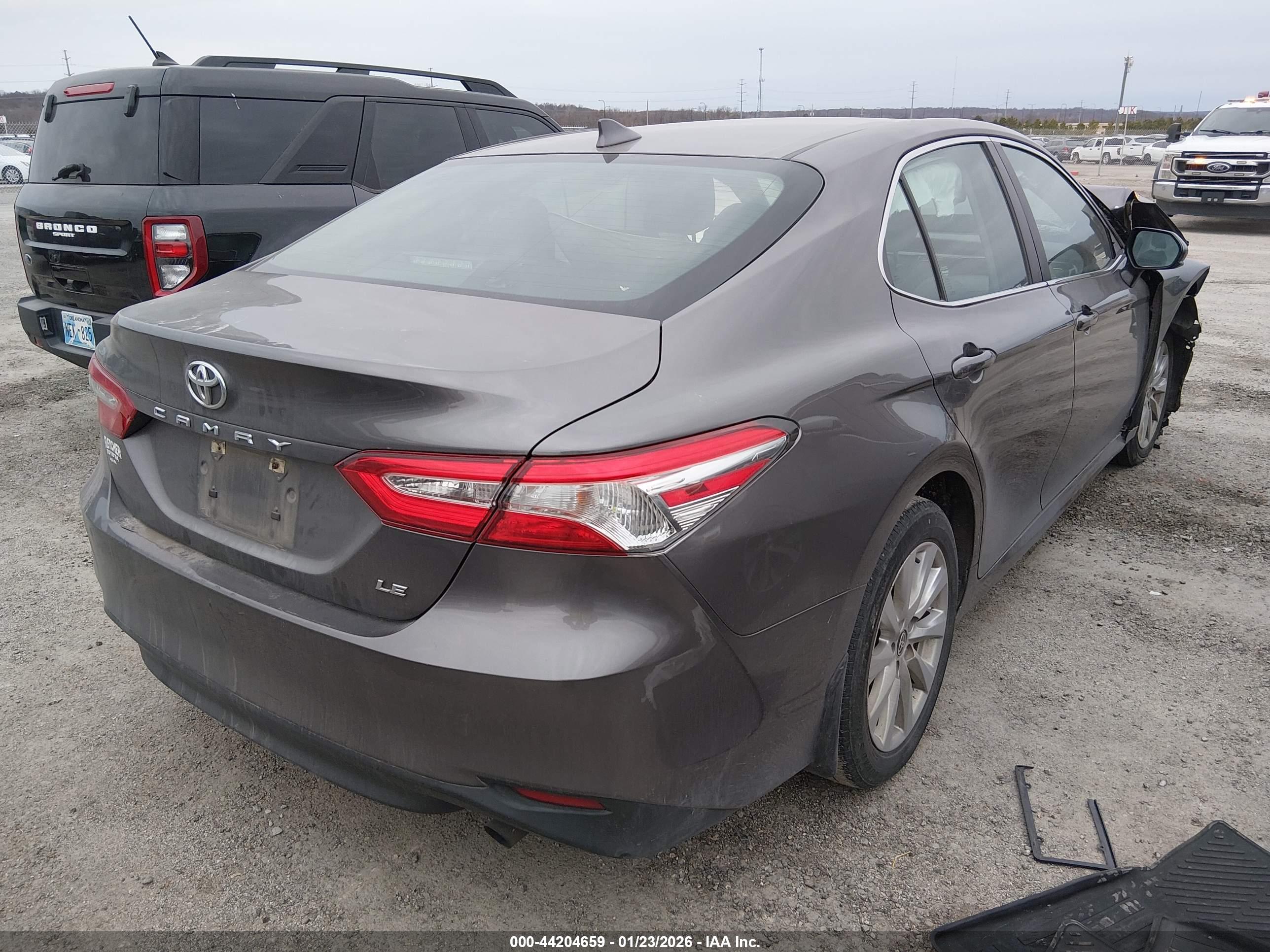 TOYOTA CAMRY image 4