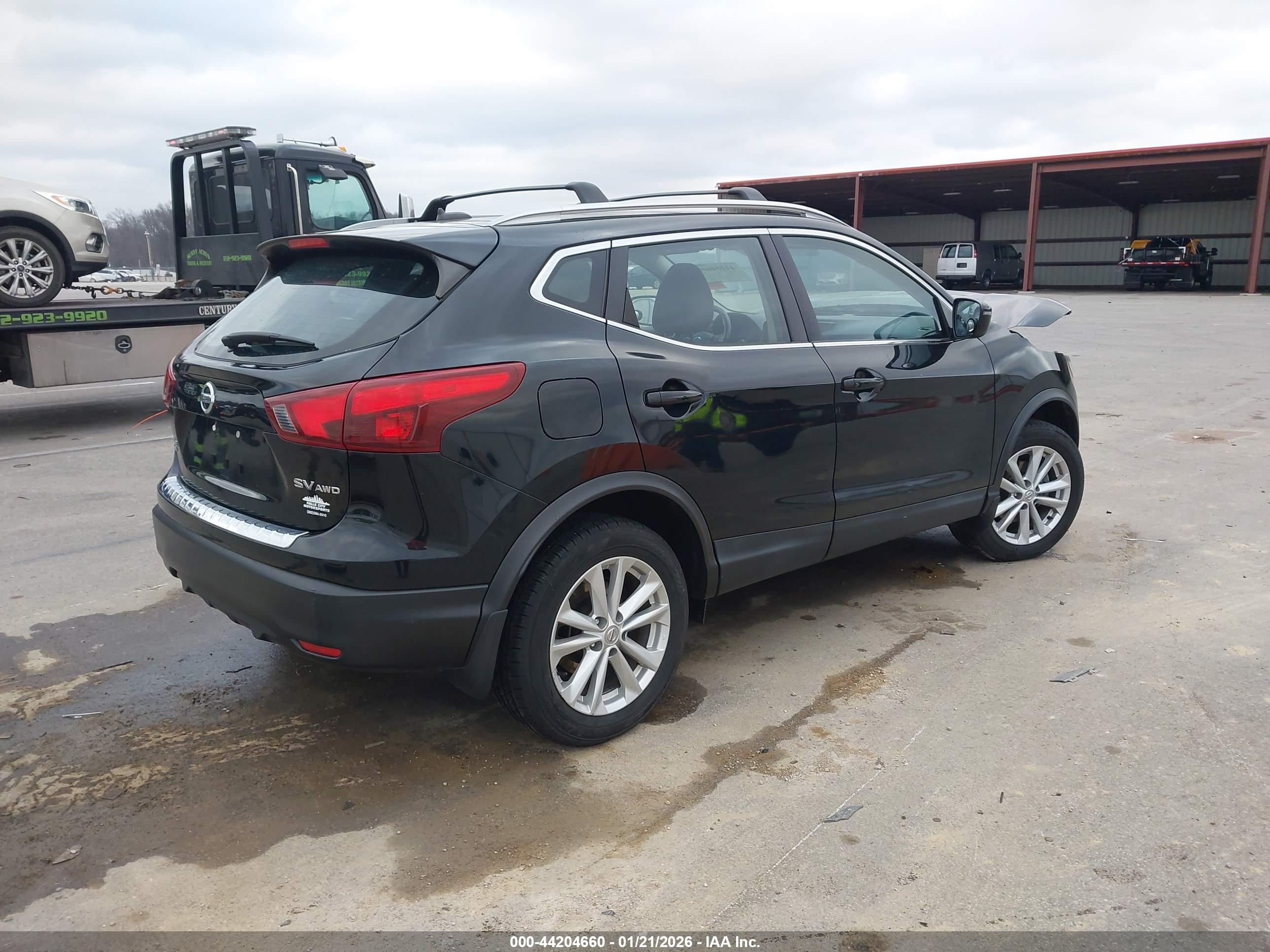 NISSAN ROGUE image 4