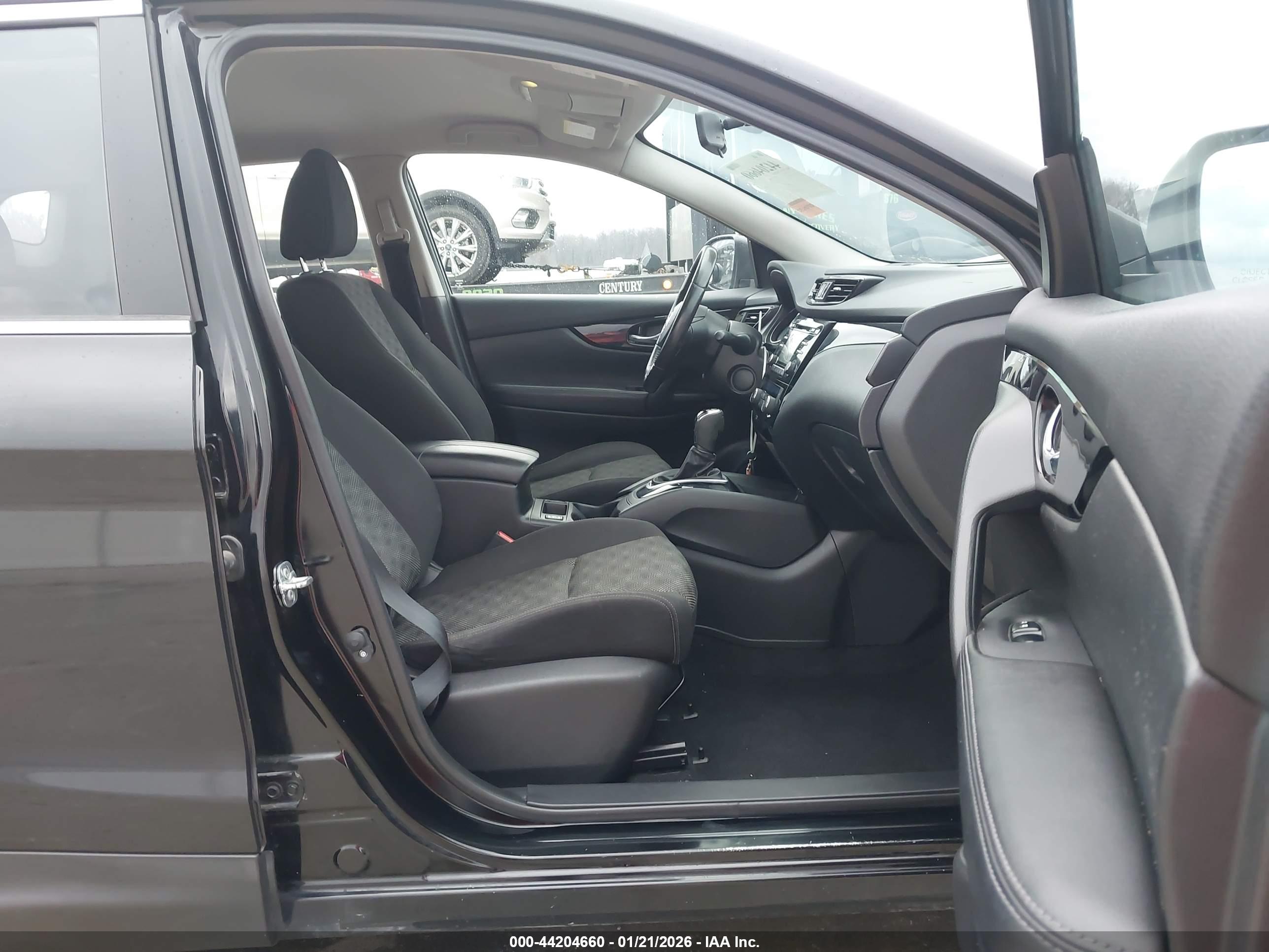 NISSAN ROGUE image 5