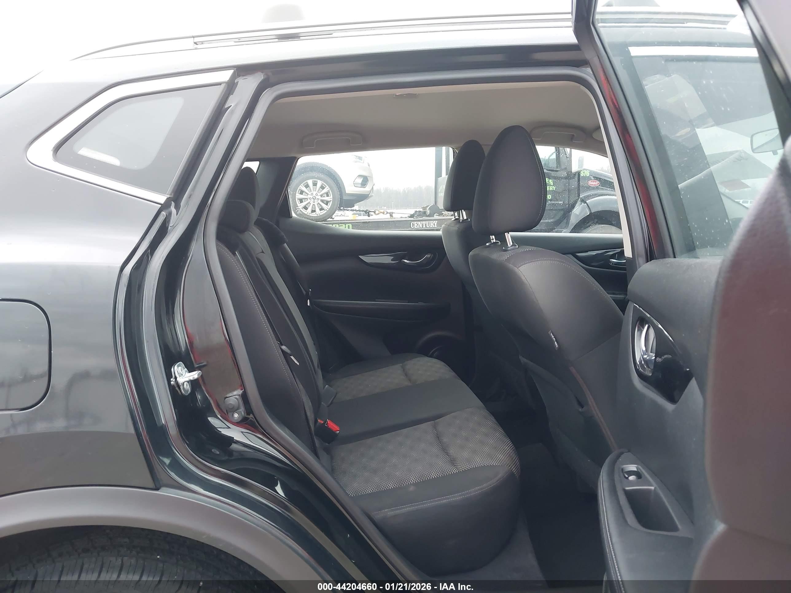 NISSAN ROGUE image 8