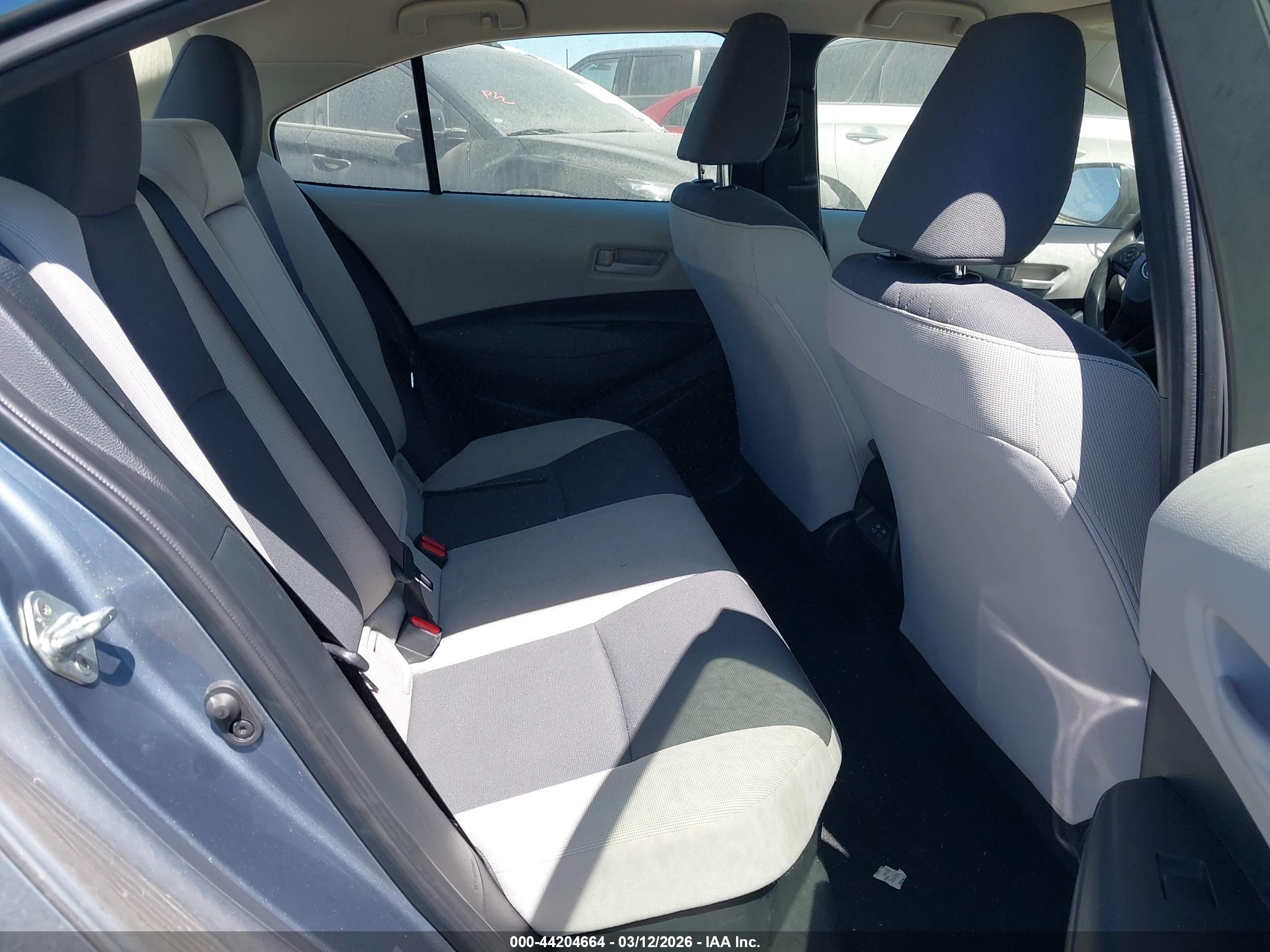 TOYOTA COROLLA image 8