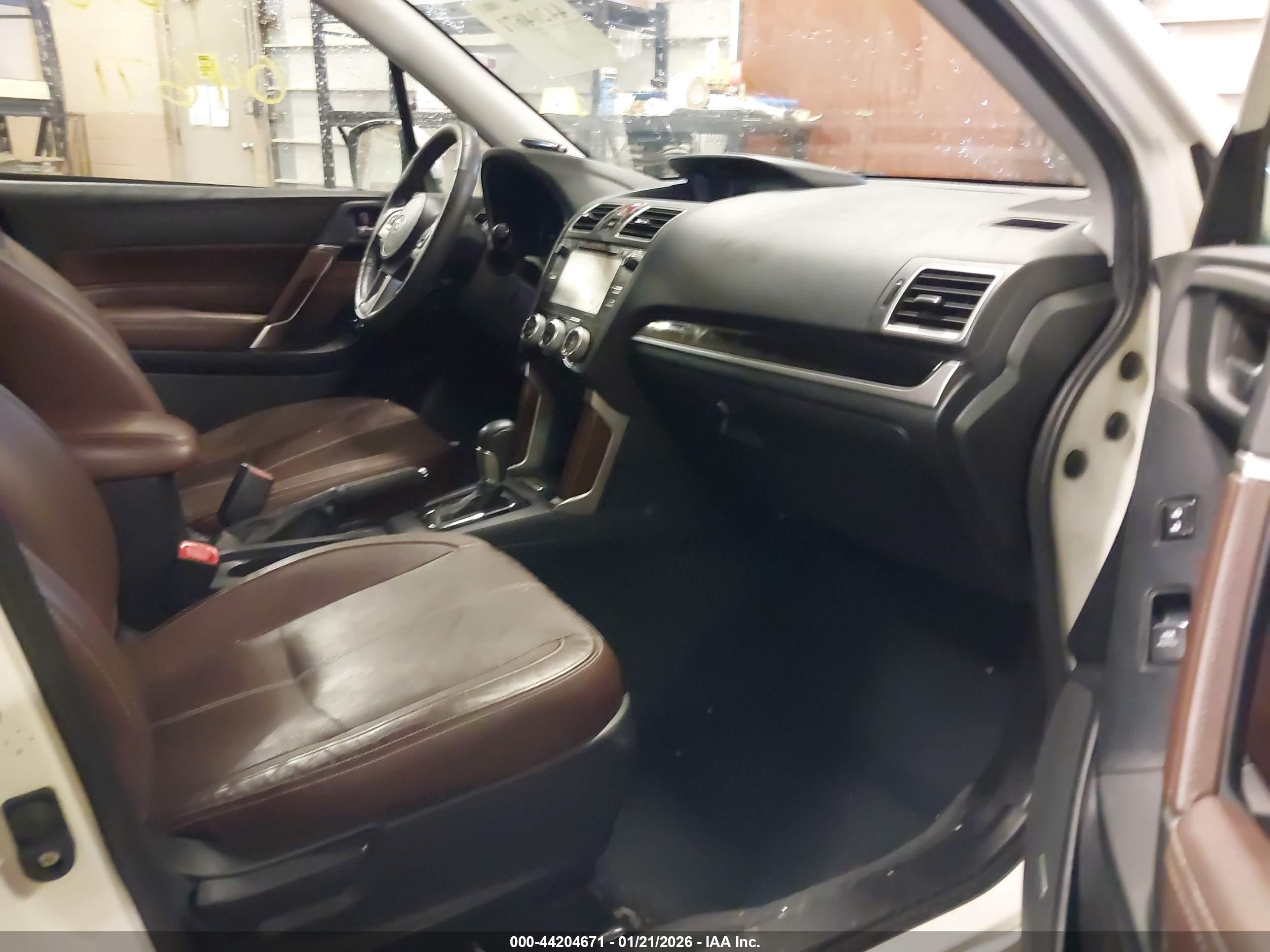 SUBARU FORESTER image 5