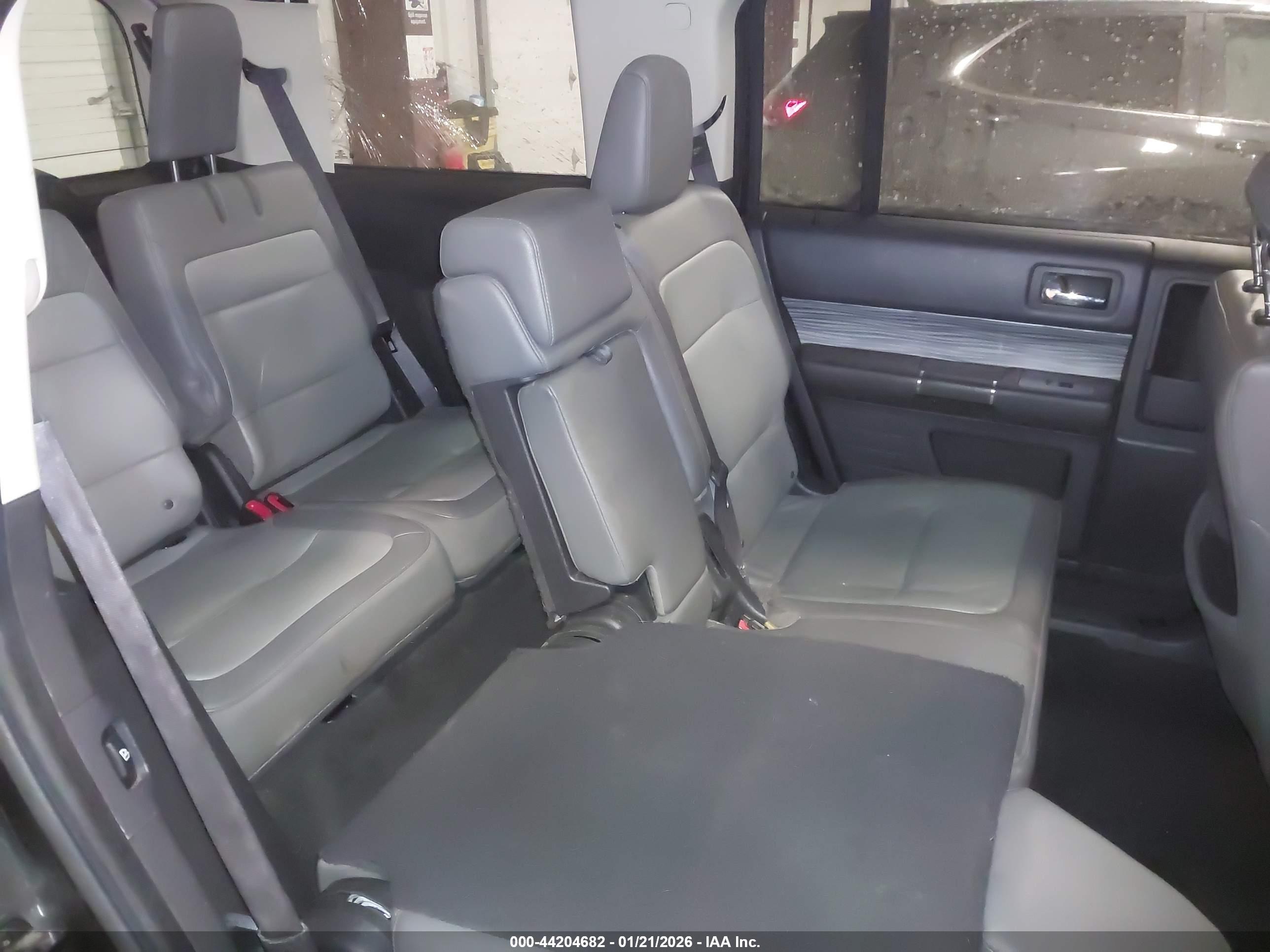 FORD FLEX image 8