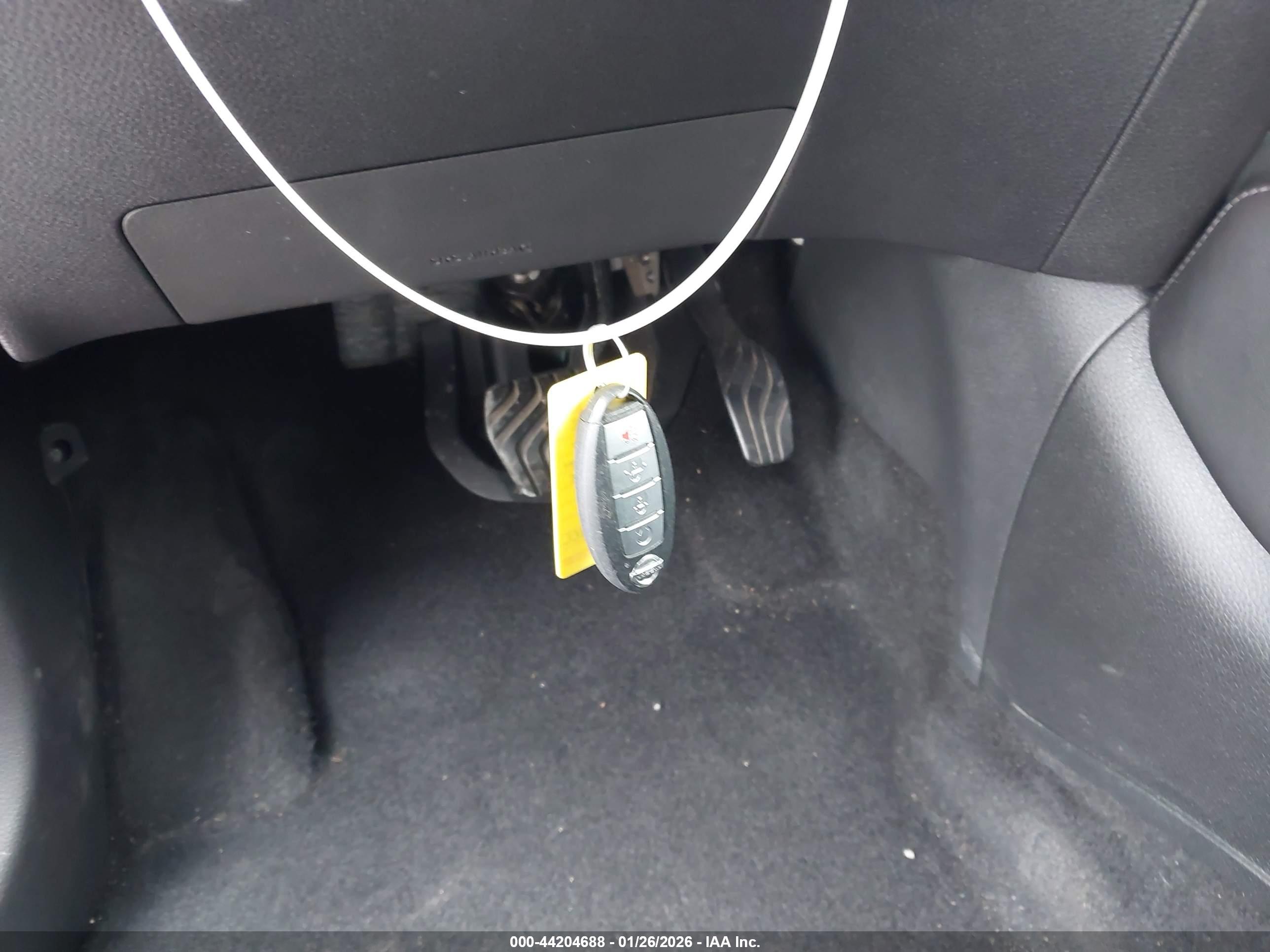 NISSAN ROGUE image 11