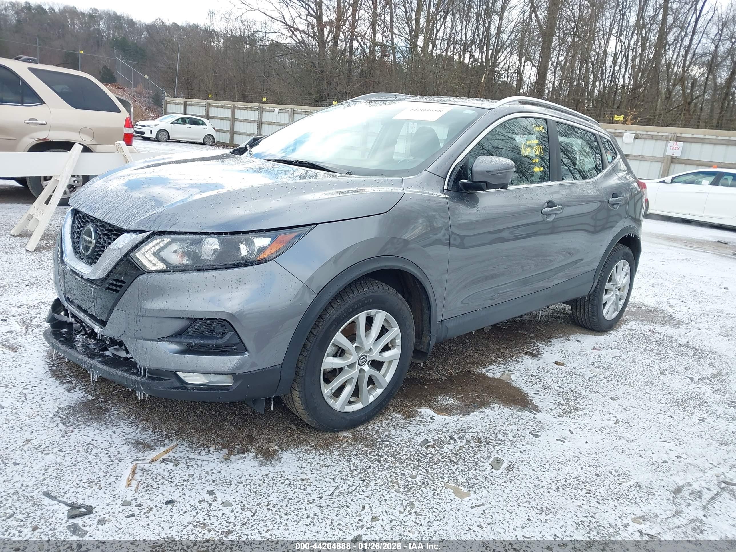 NISSAN ROGUE image 2