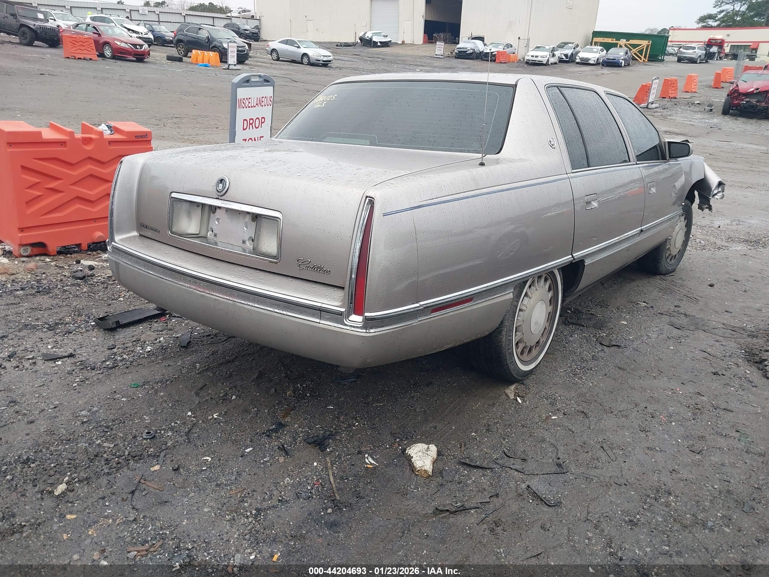 CADILLAC DEVILLE image 4
