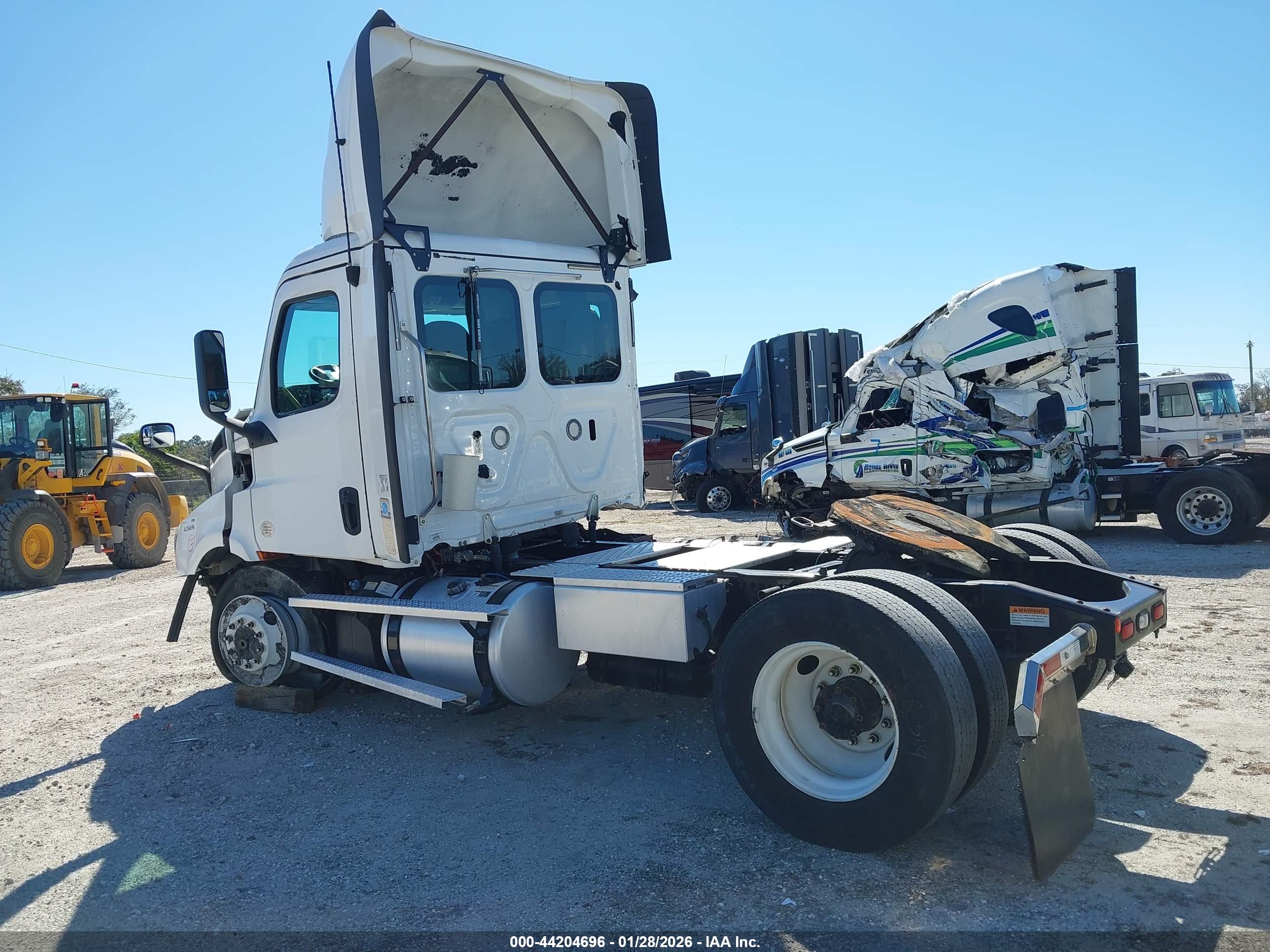 FREIGHTLINER NEW image 3