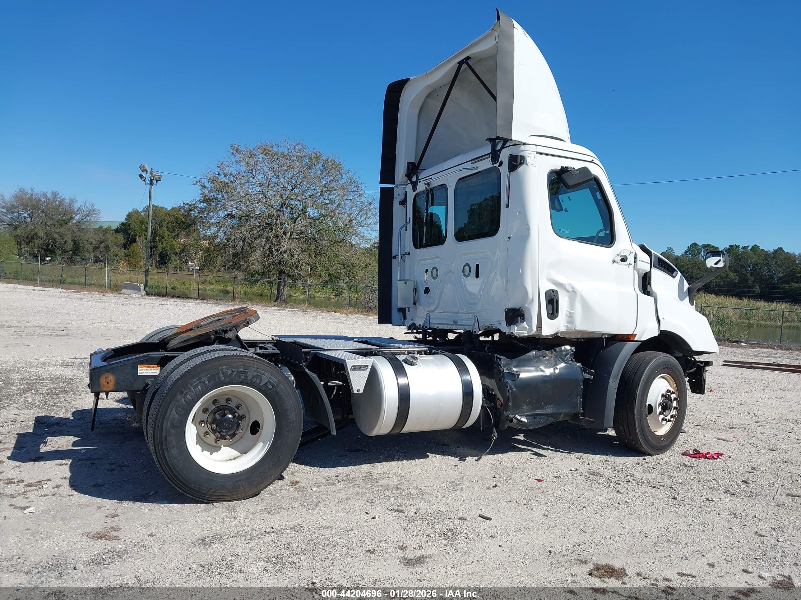 FREIGHTLINER NEW image 4