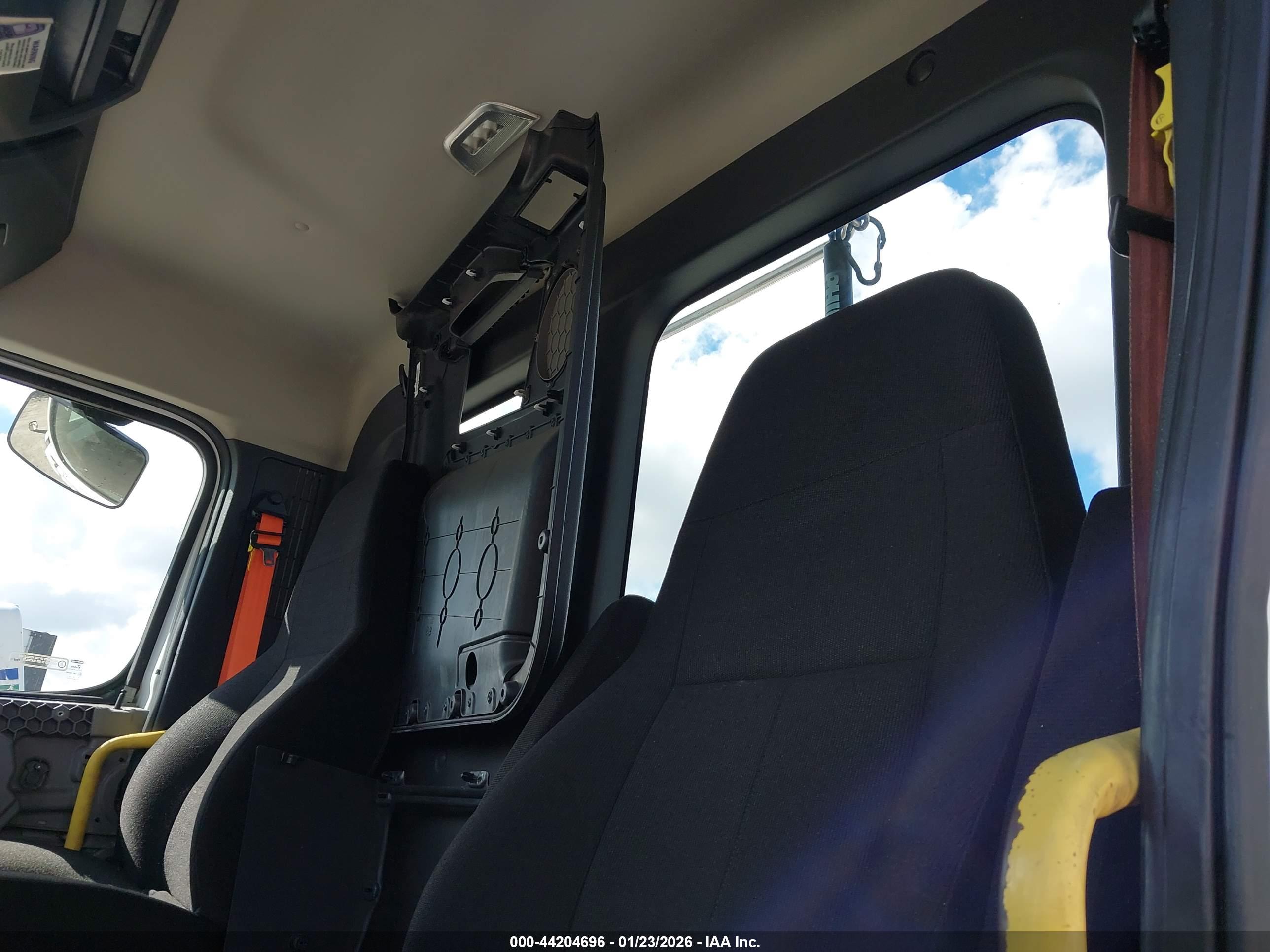 FREIGHTLINER NEW image 8