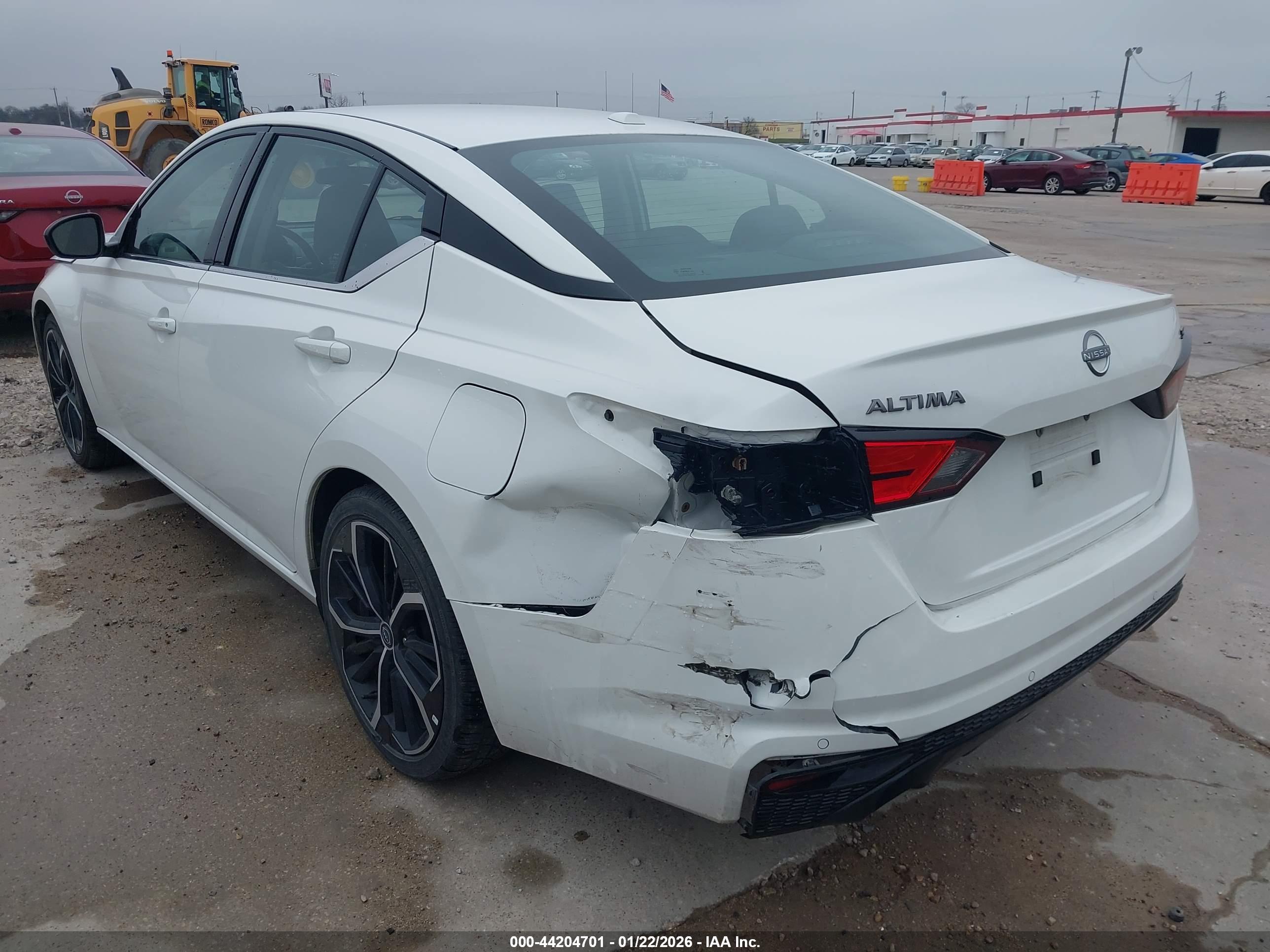 NISSAN ALTIMA image 3