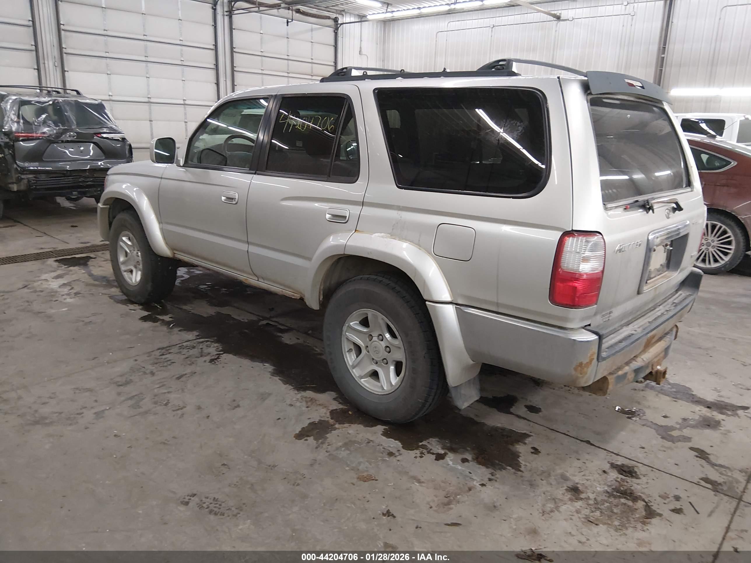 TOYOTA 4RUNNER image 3