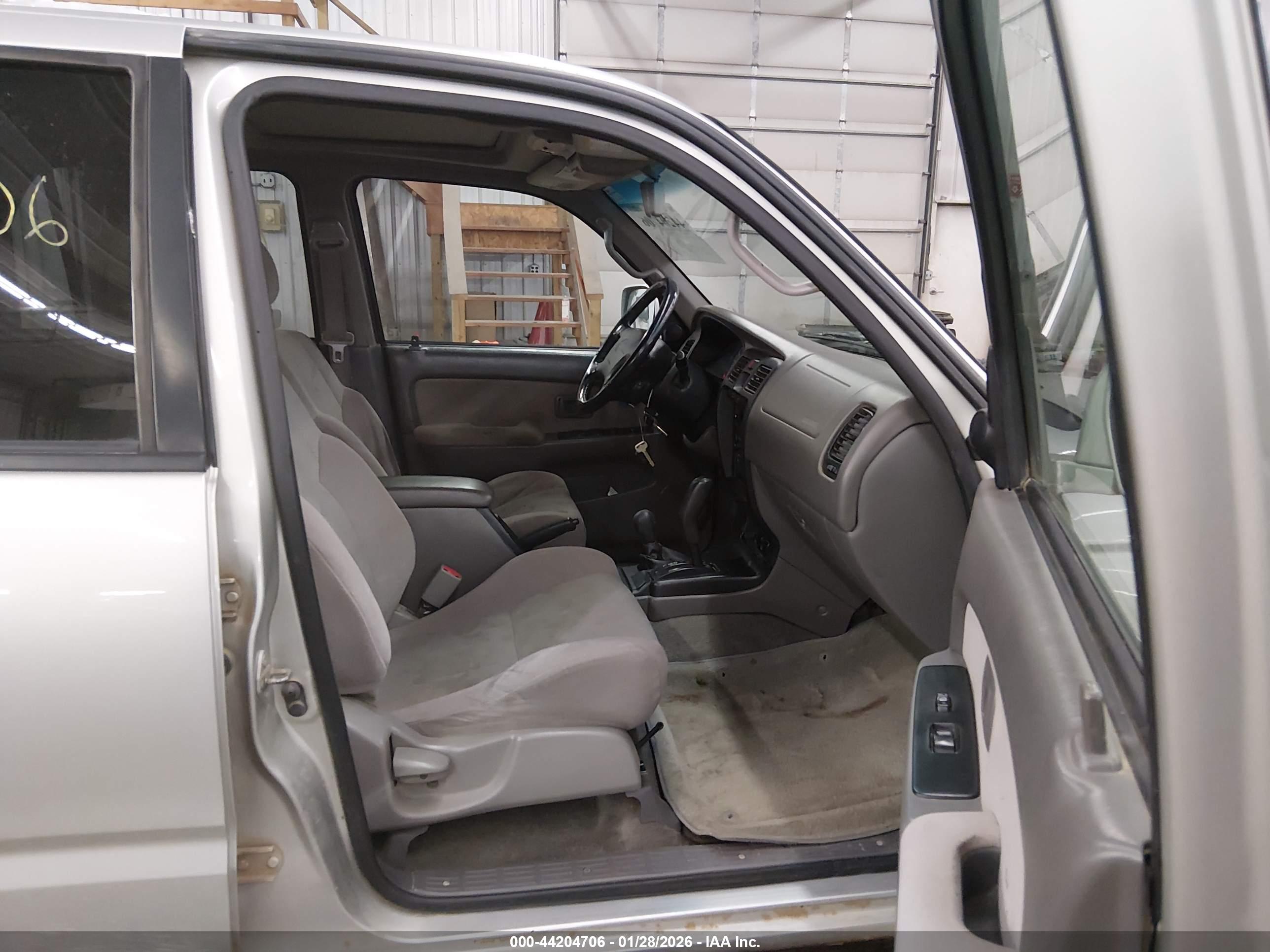 TOYOTA 4RUNNER image 5