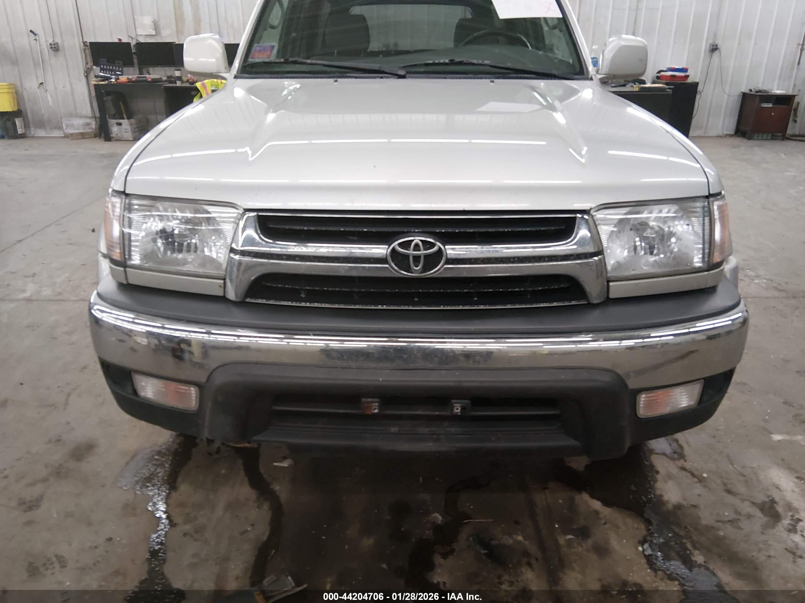 TOYOTA 4RUNNER image 6