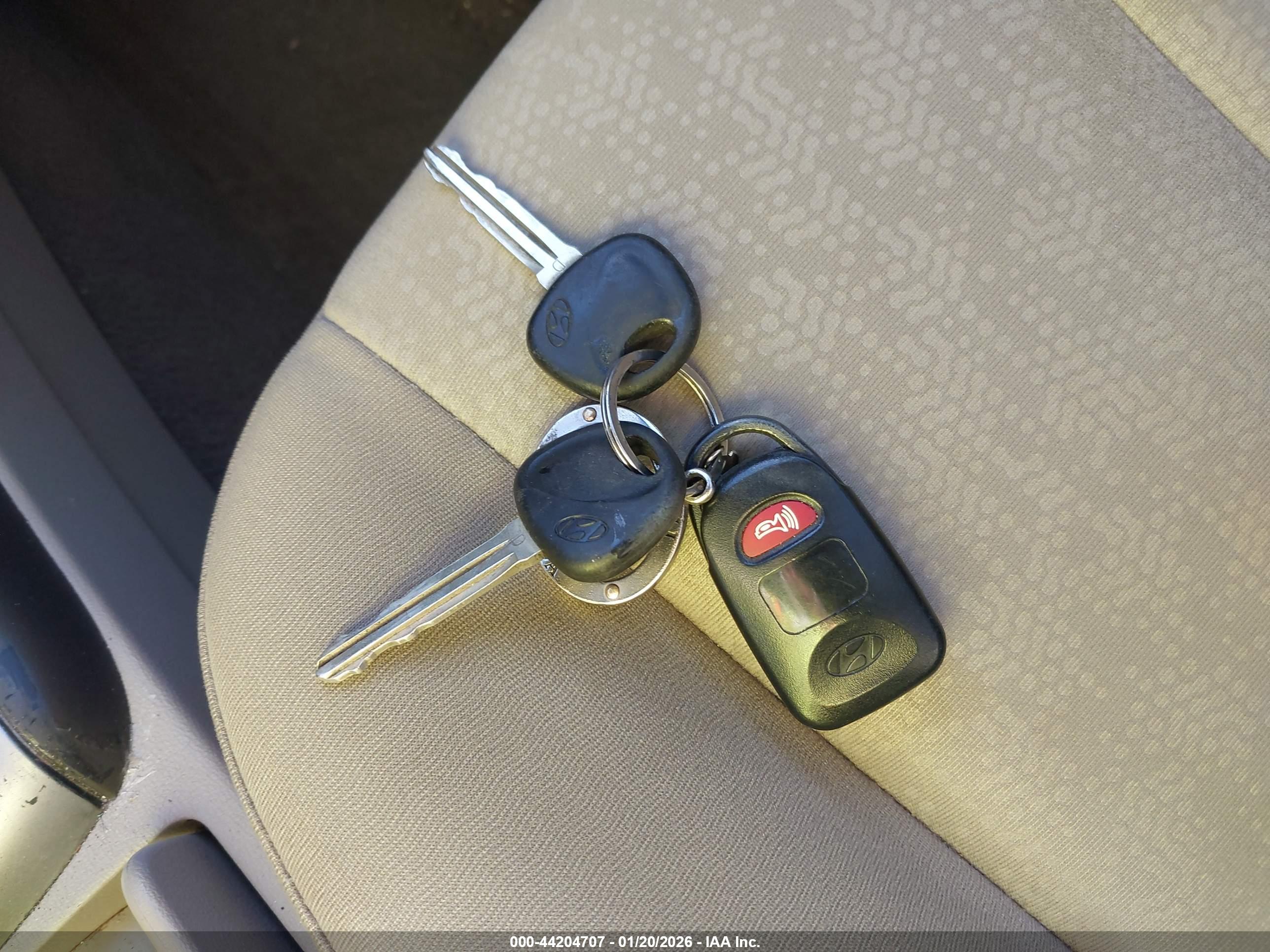 HYUNDAI ELANTRA image 11