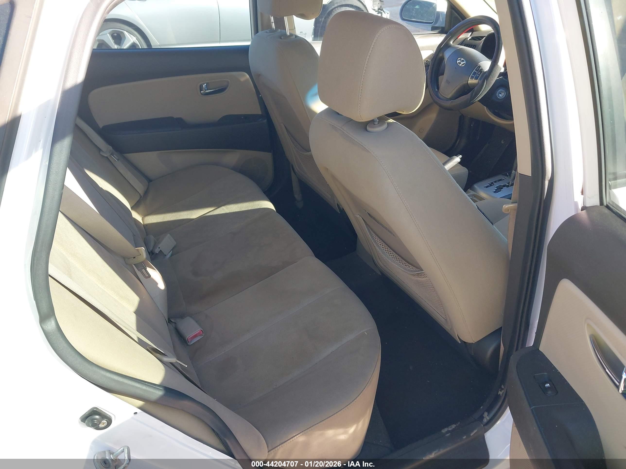 HYUNDAI ELANTRA image 8