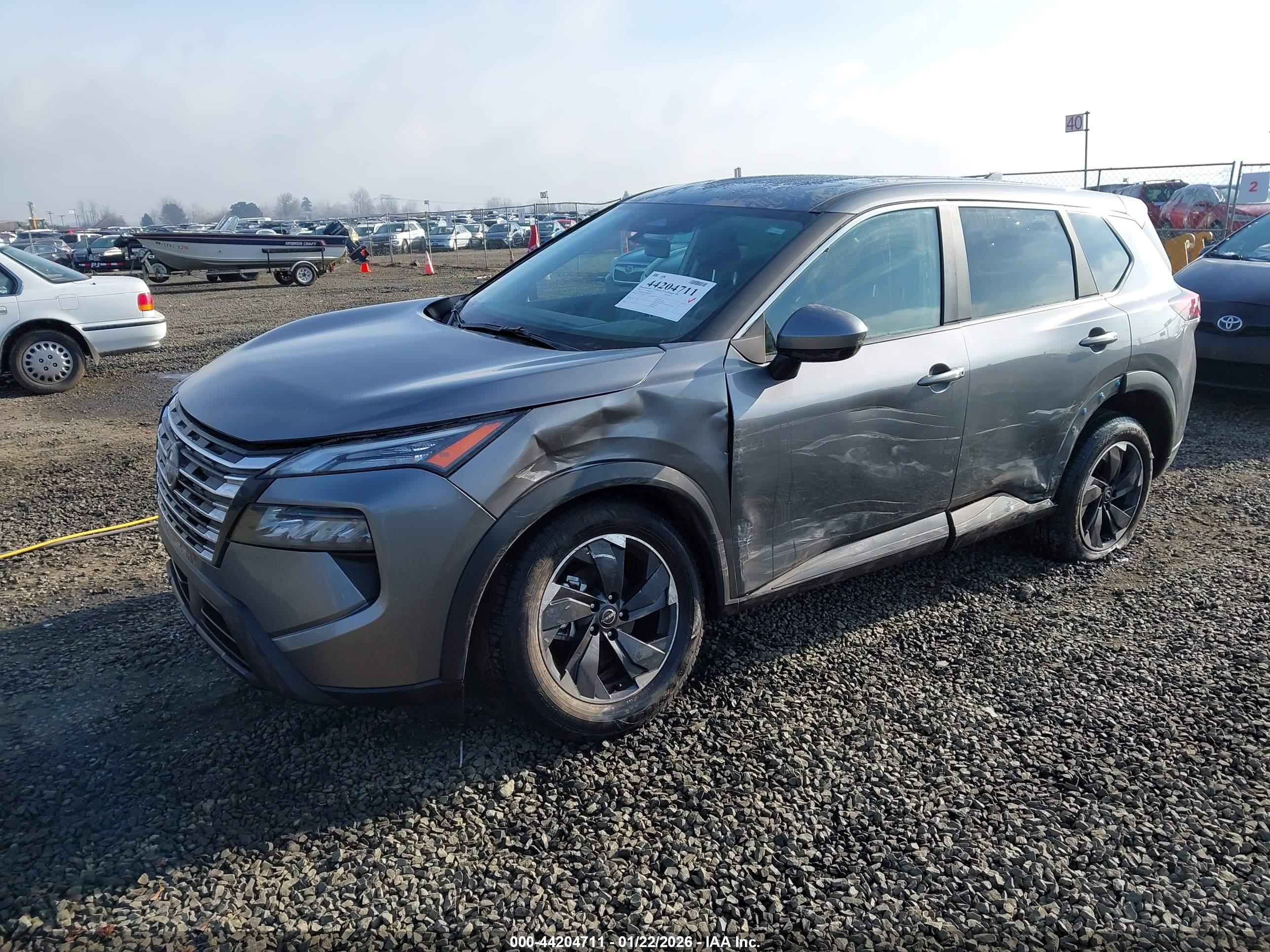 NISSAN ROGUE image 2