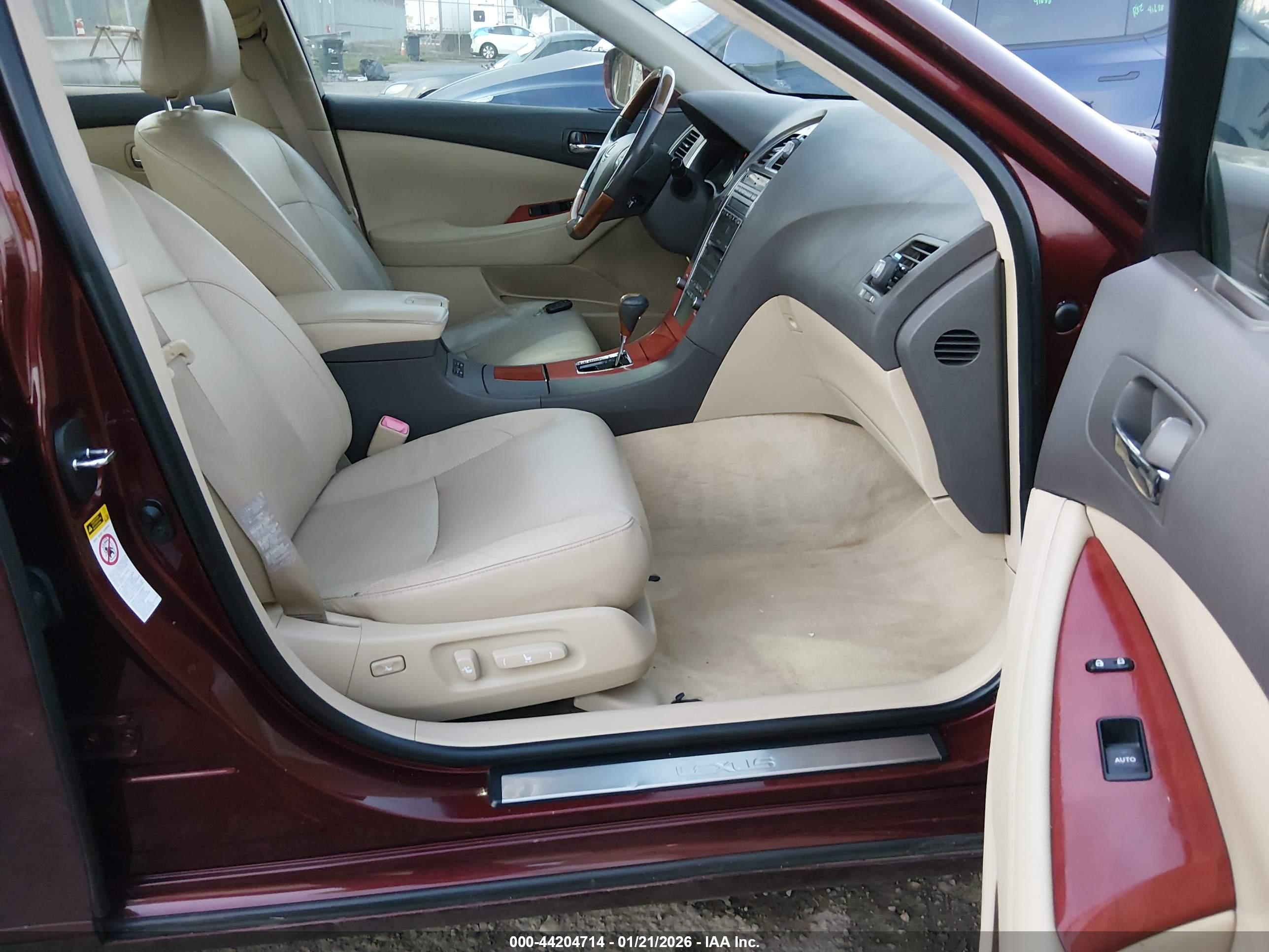 LEXUS ES image 5