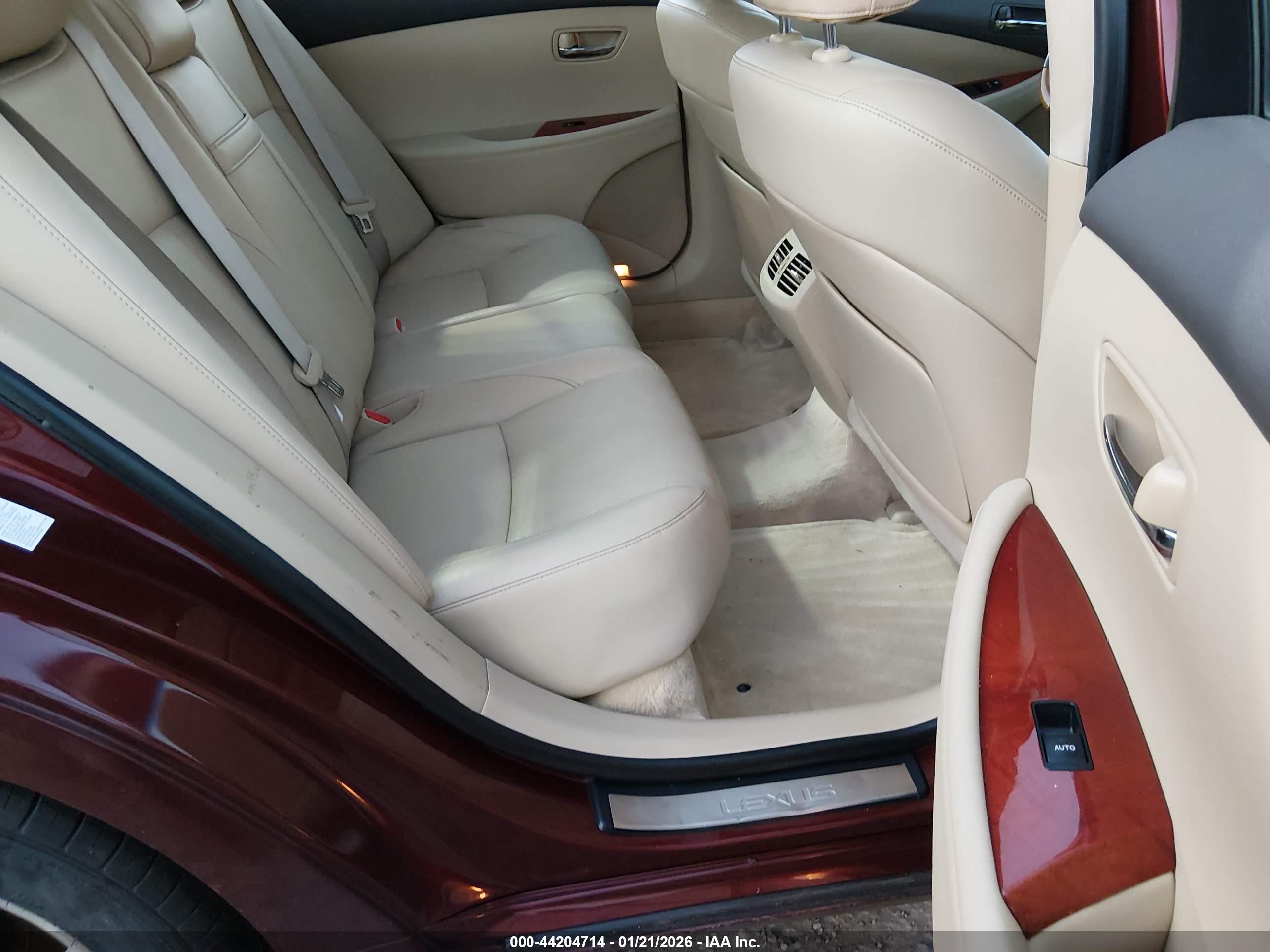 LEXUS ES image 8