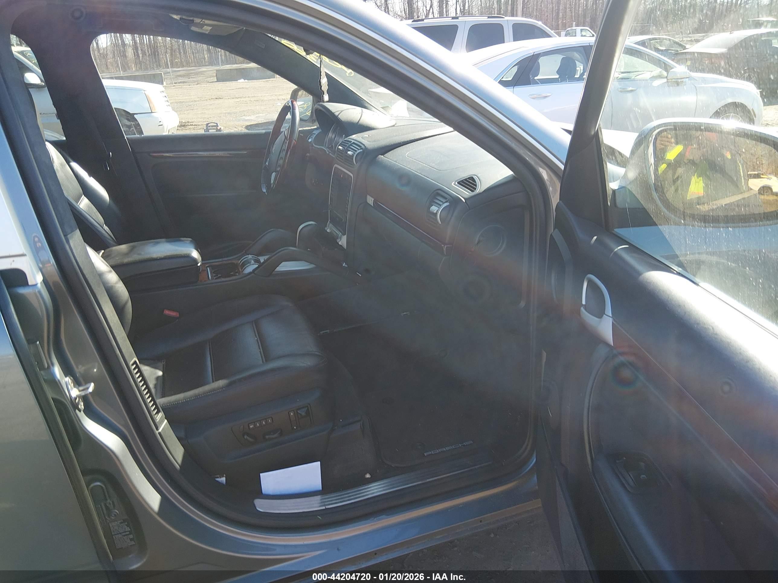 PORSCHE CAYENNE image 5