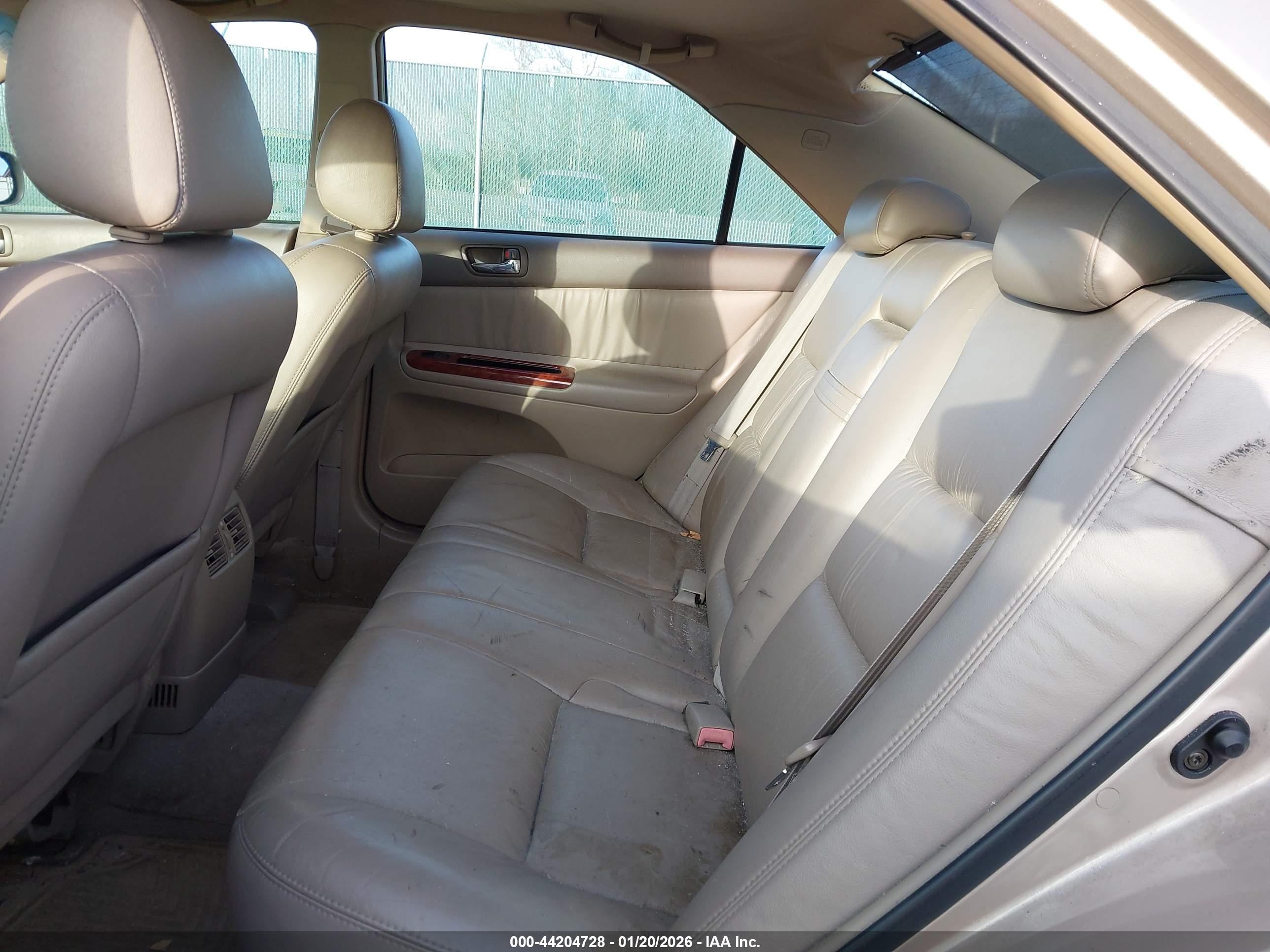 TOYOTA CAMRY image 8