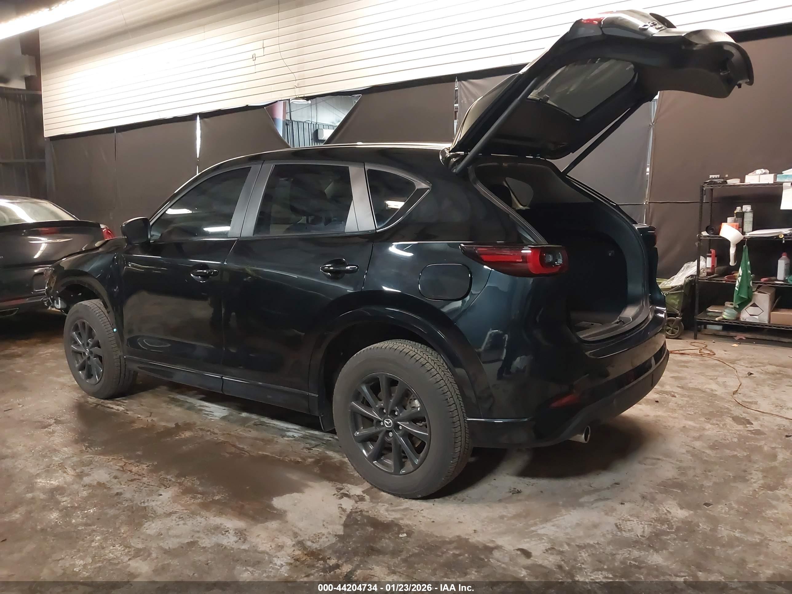 MAZDA CX-5 image 3