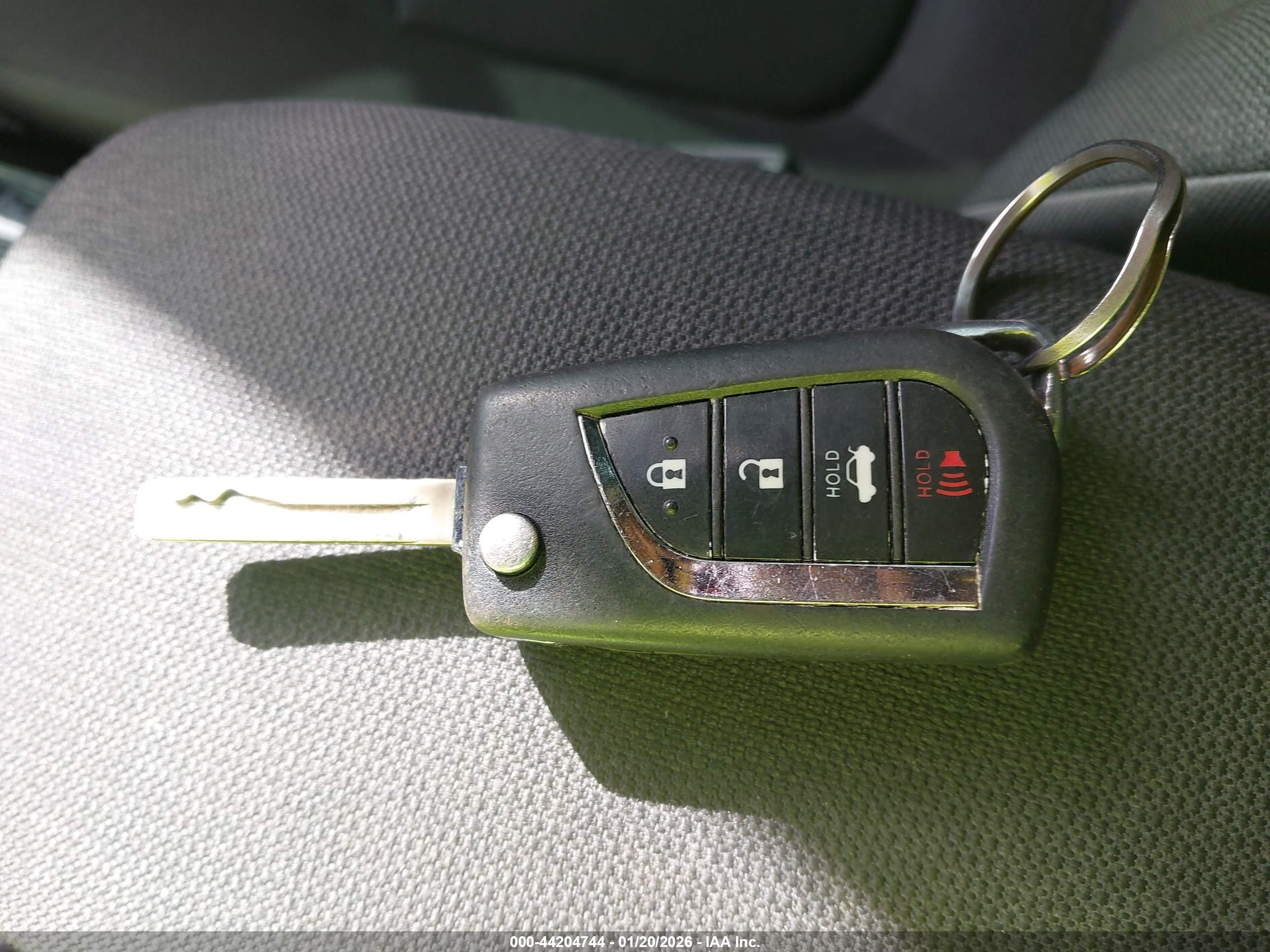 TOYOTA COROLLA image 11