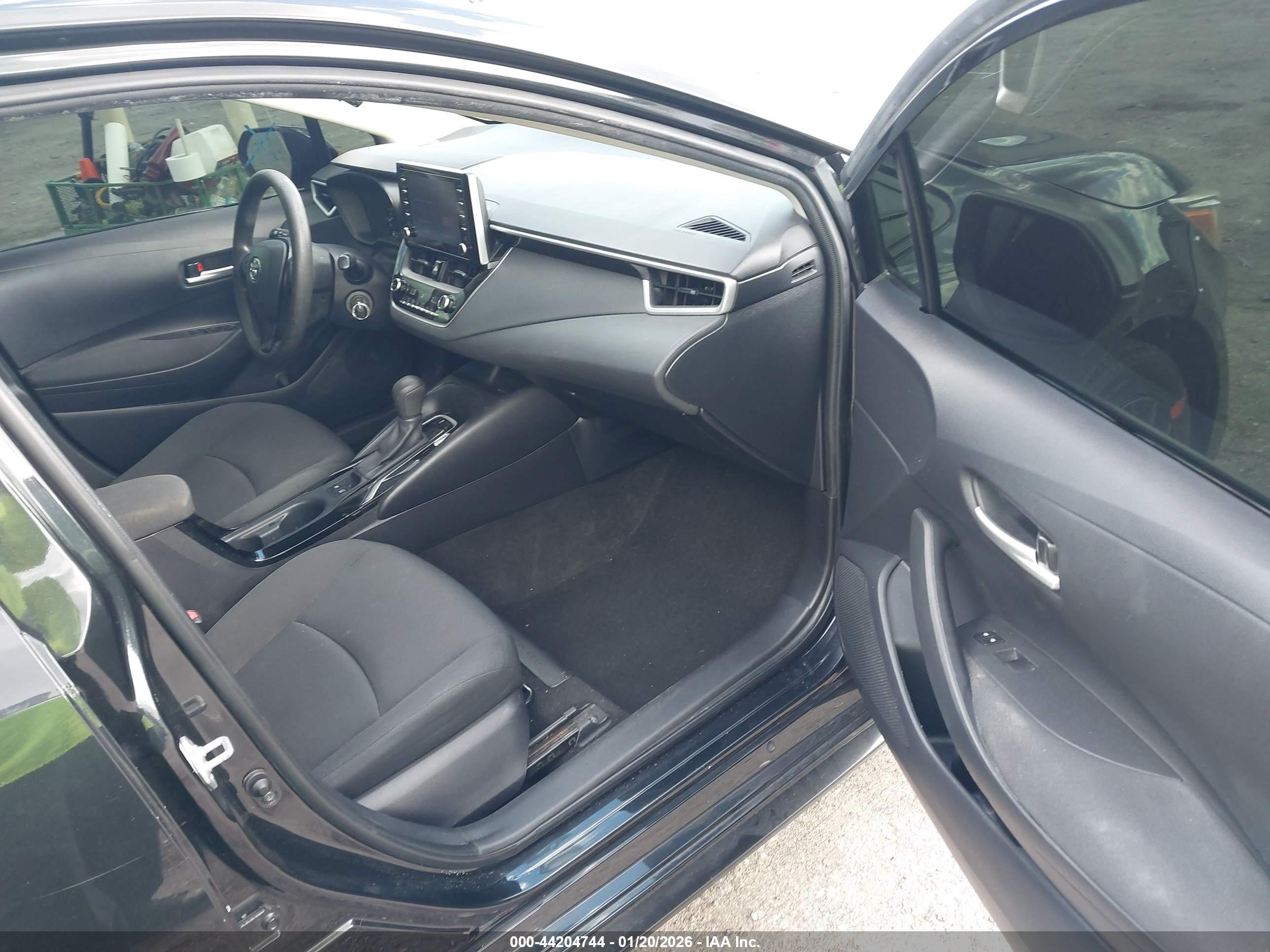 TOYOTA COROLLA image 5