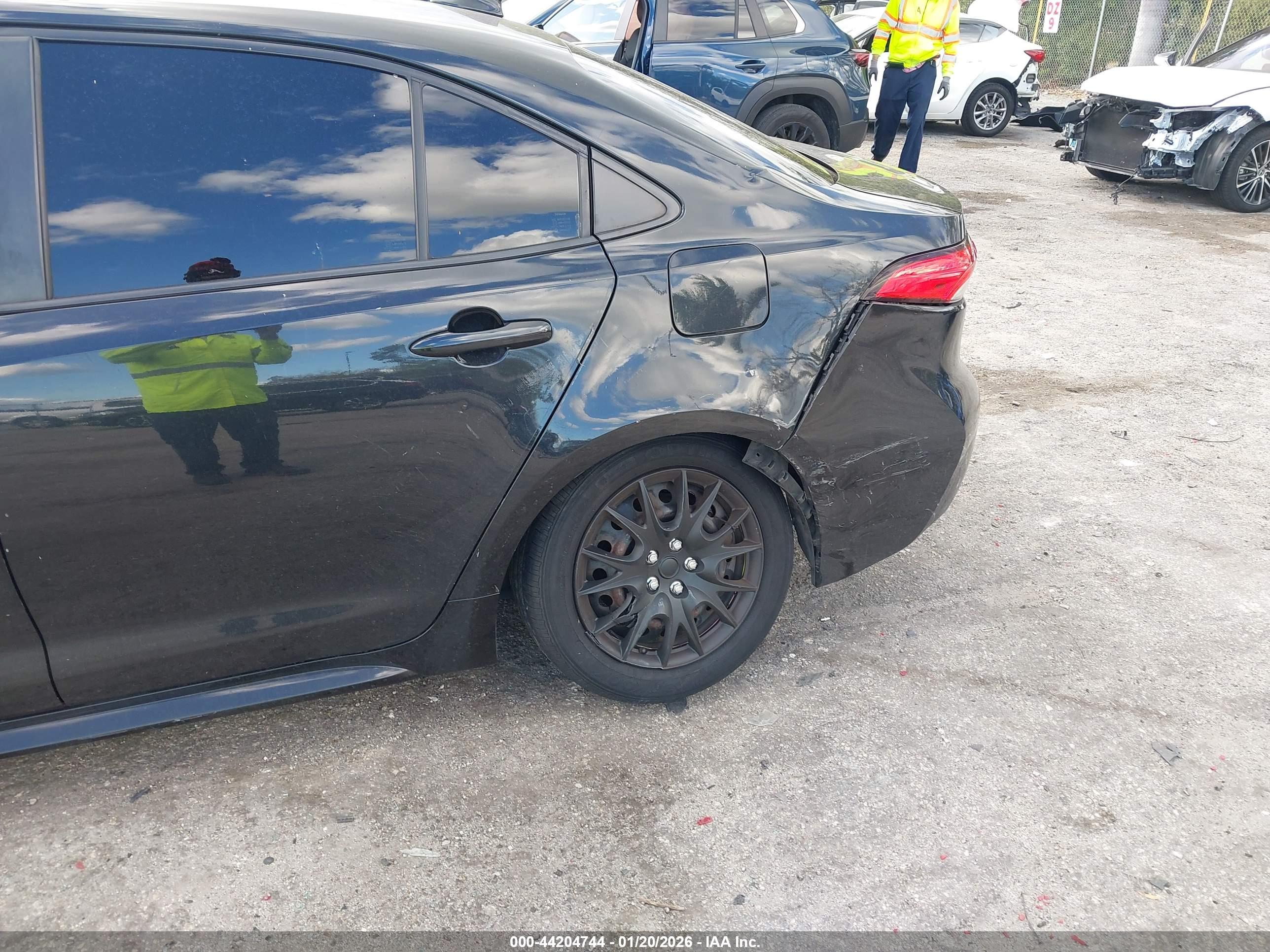 TOYOTA COROLLA image 6