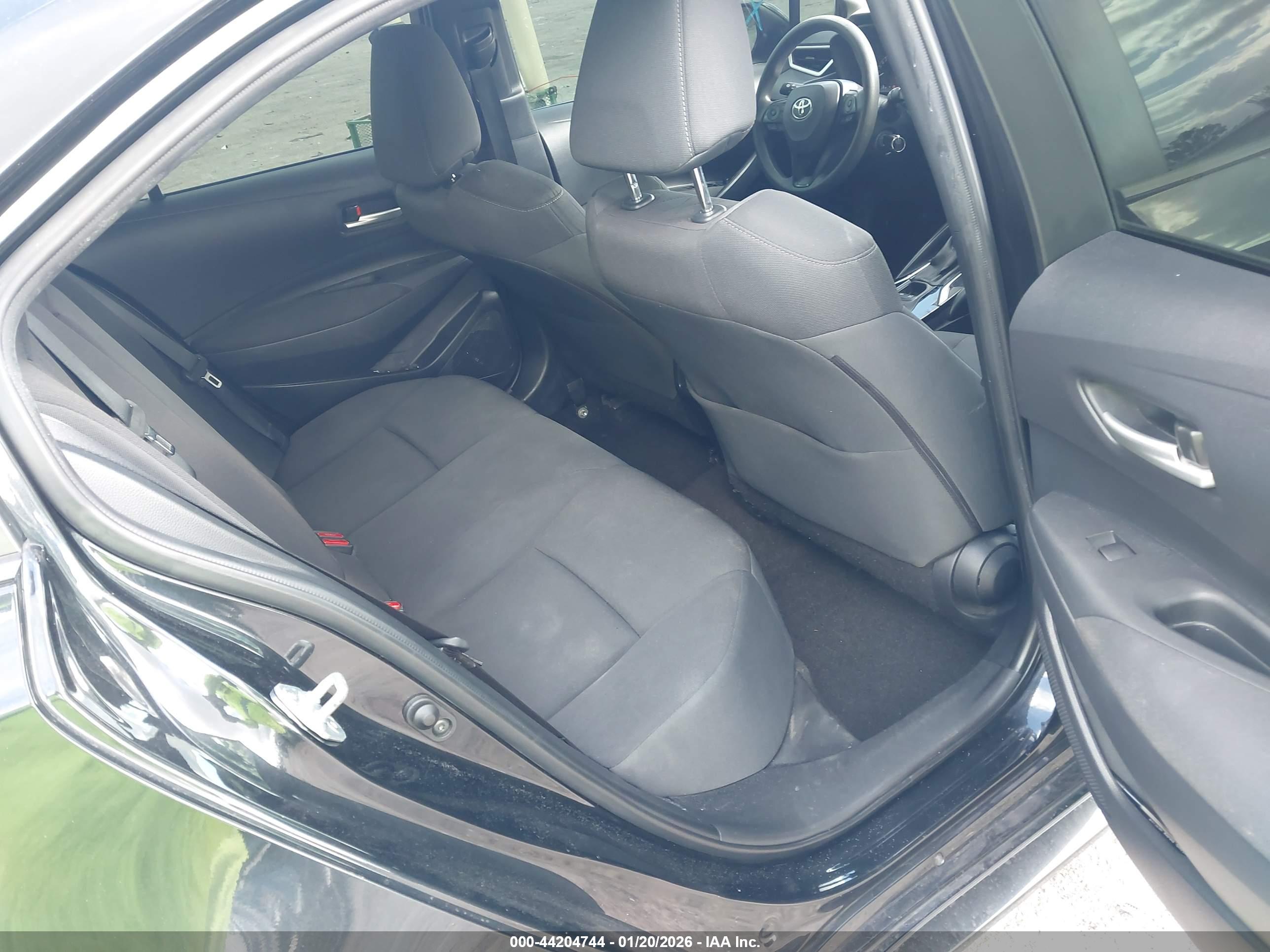 TOYOTA COROLLA image 8