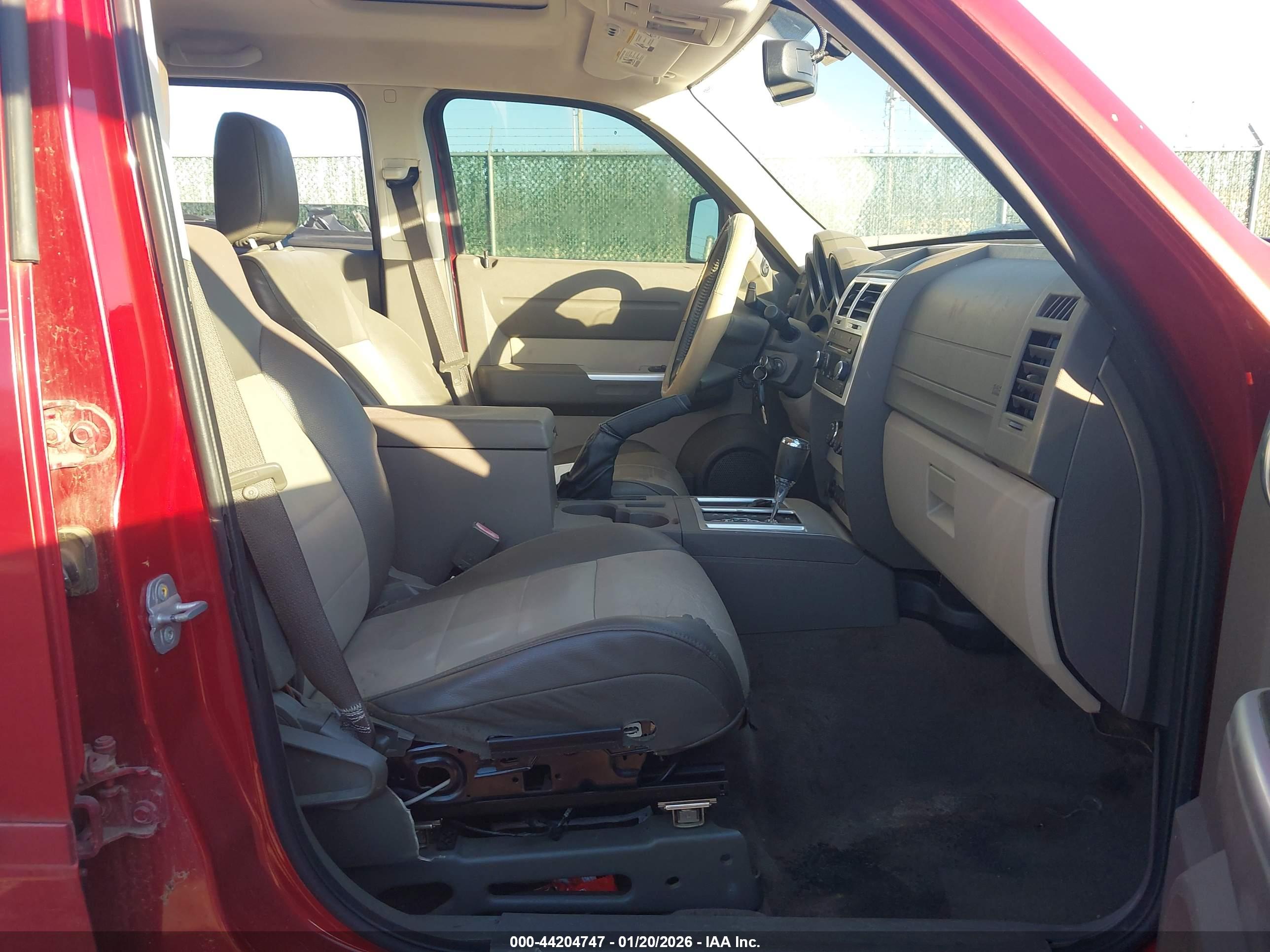 DODGE NITRO image 5