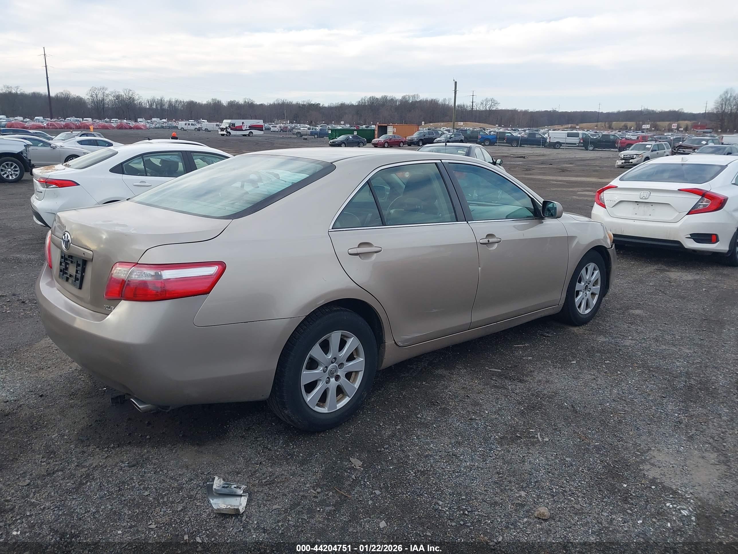 TOYOTA CAMRY image 4