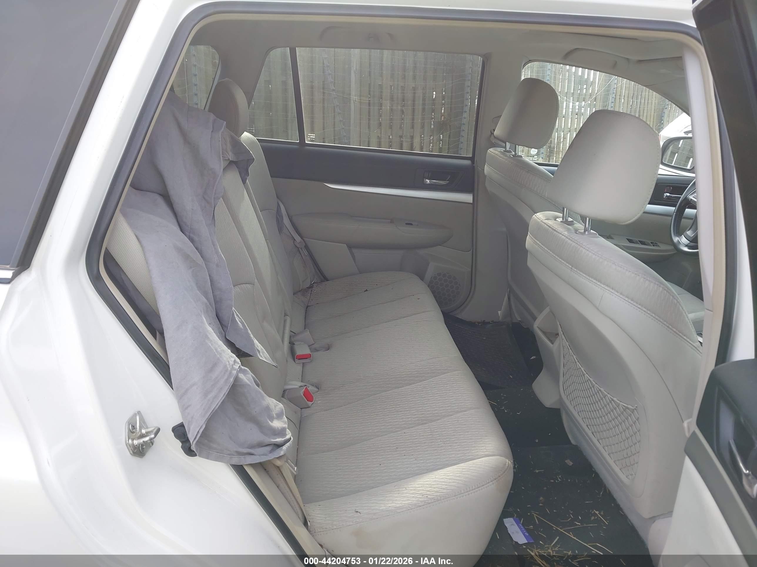 SUBARU OUTBACK image 8