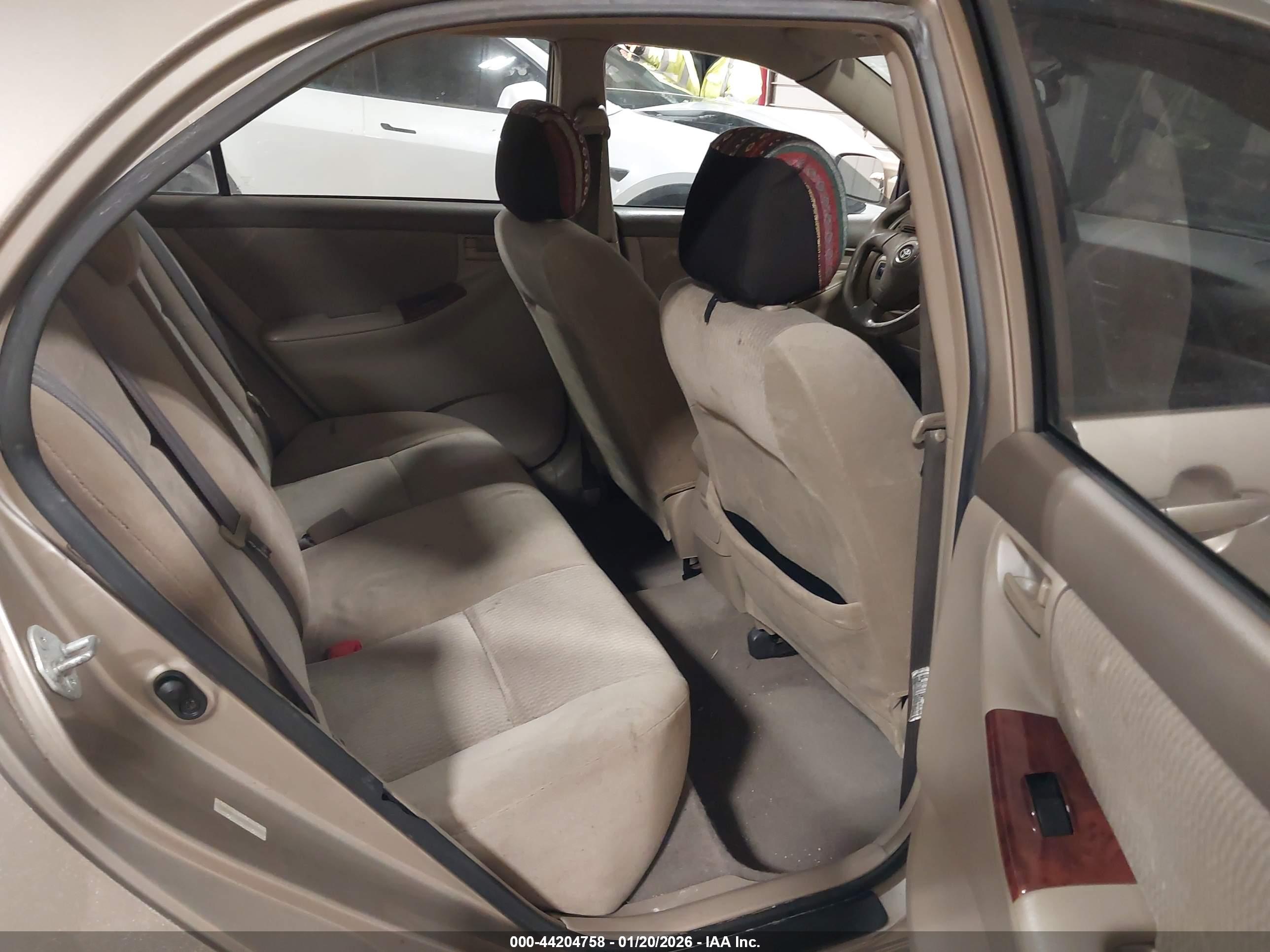 TOYOTA COROLLA image 8