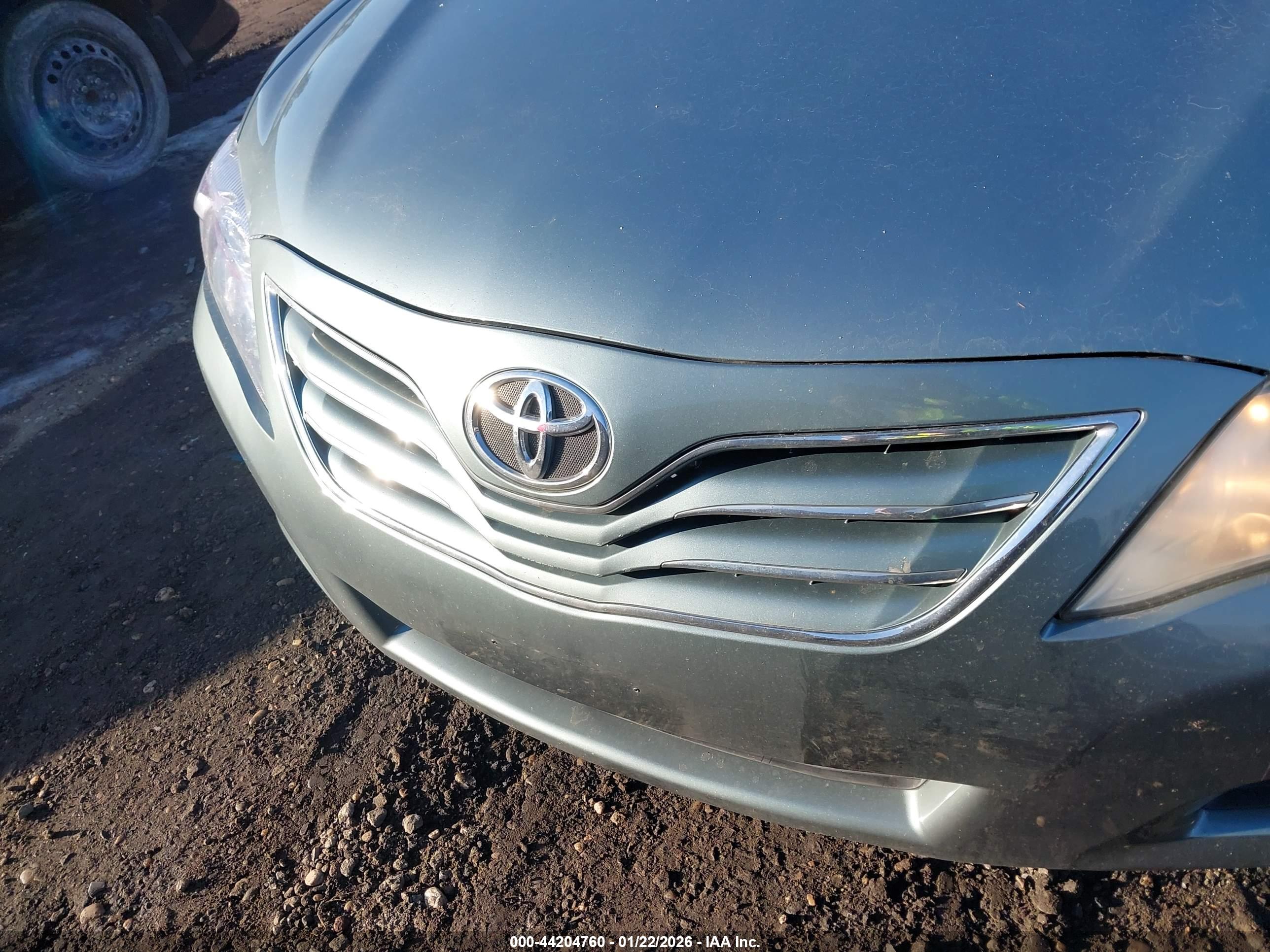 TOYOTA CAMRY image 10