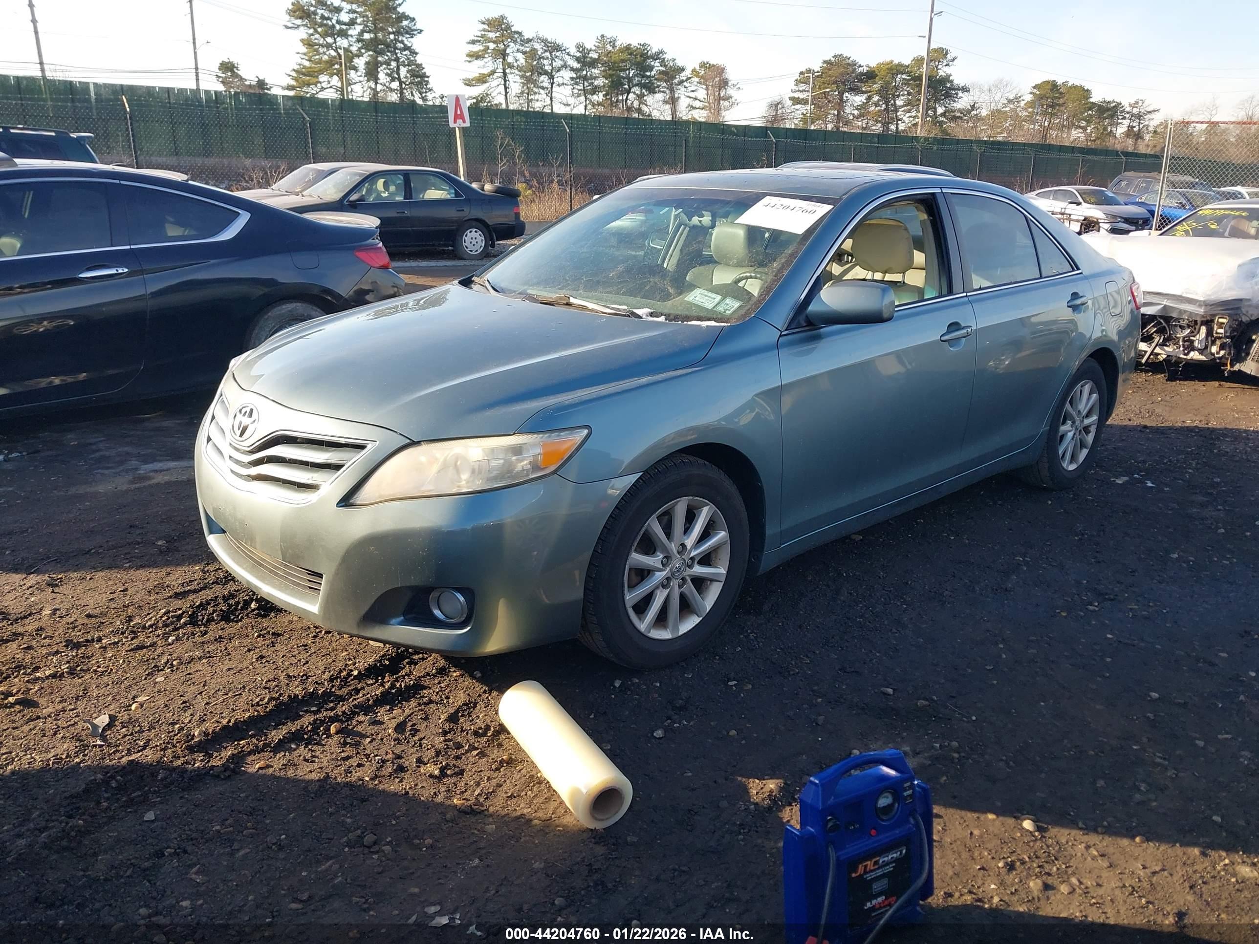 TOYOTA CAMRY image 2