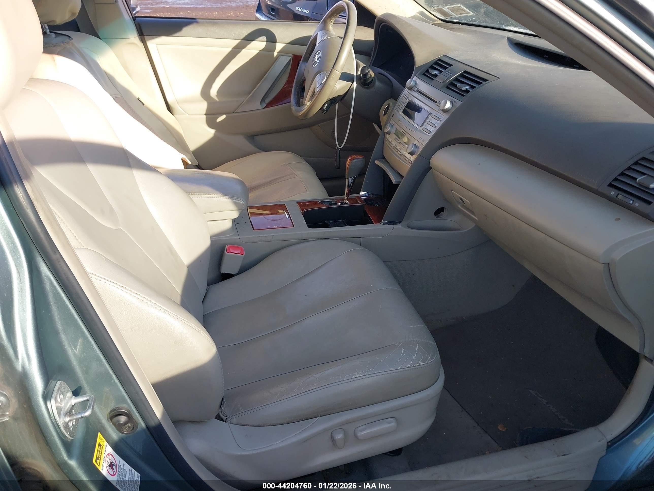 TOYOTA CAMRY image 5